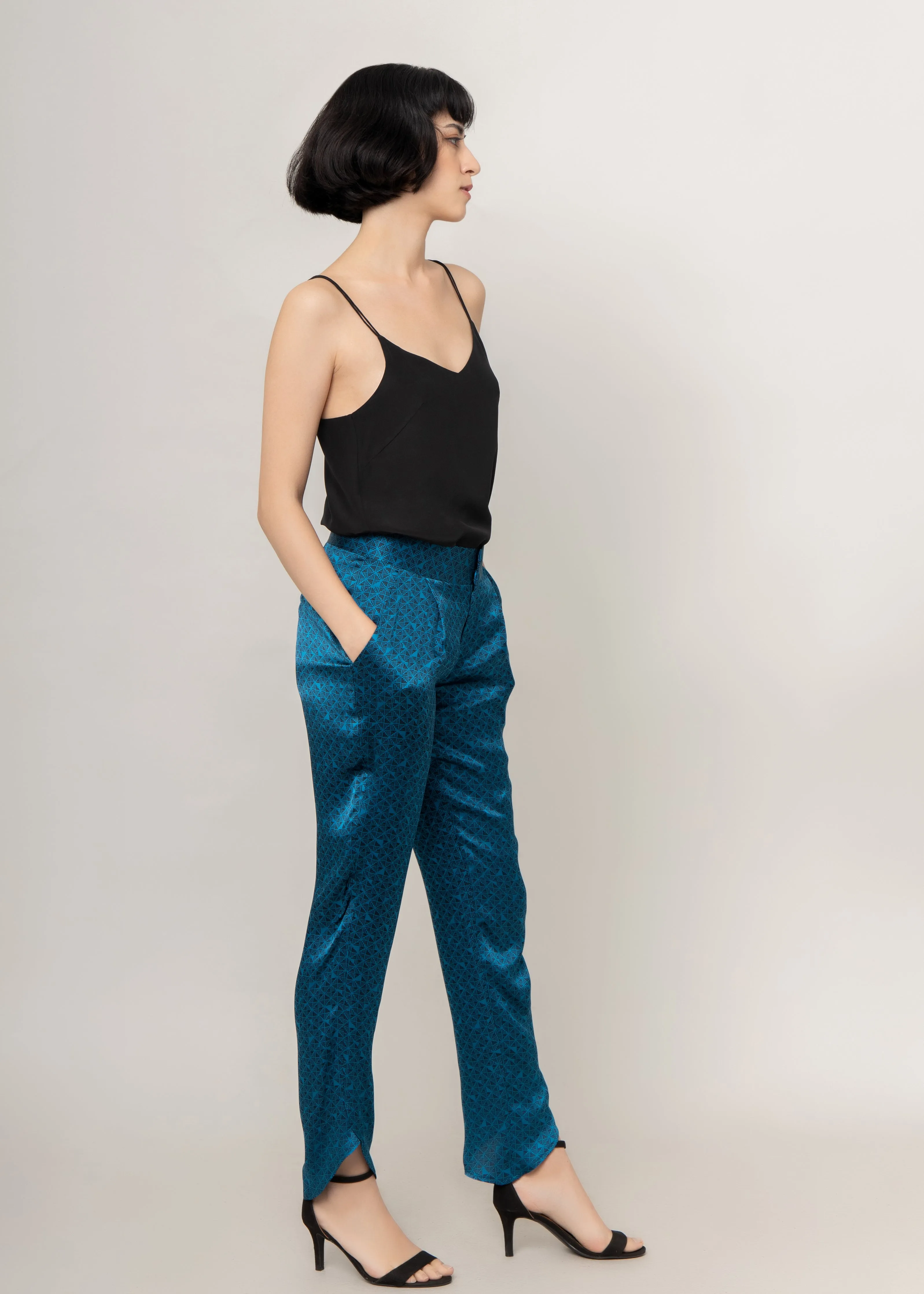 GINGER - INDIGO HILLS Form Fitting Versatile Wearable