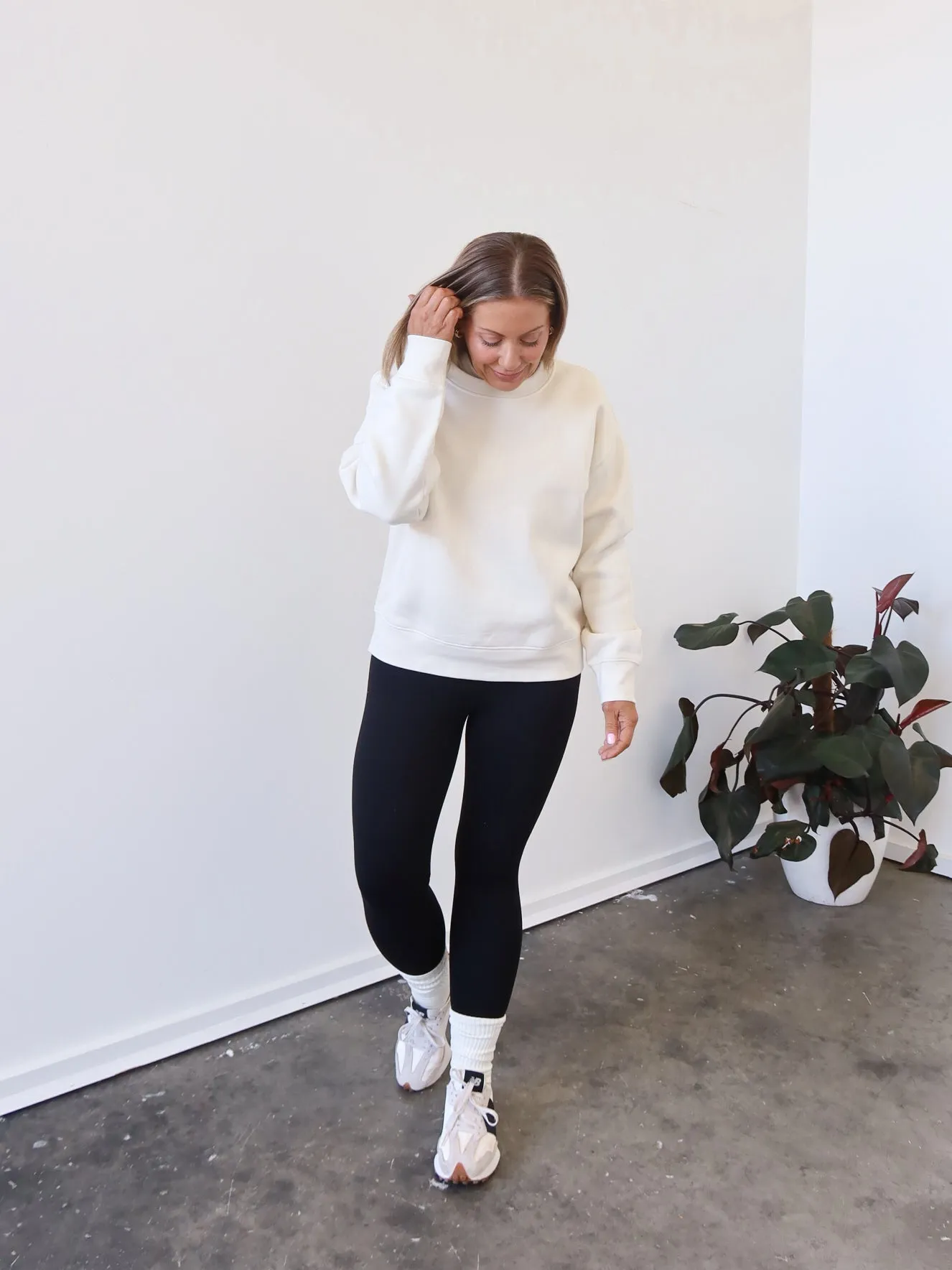 Unisex Comfort Outdoor Chic Gracie Relaxed Crew - Ecru