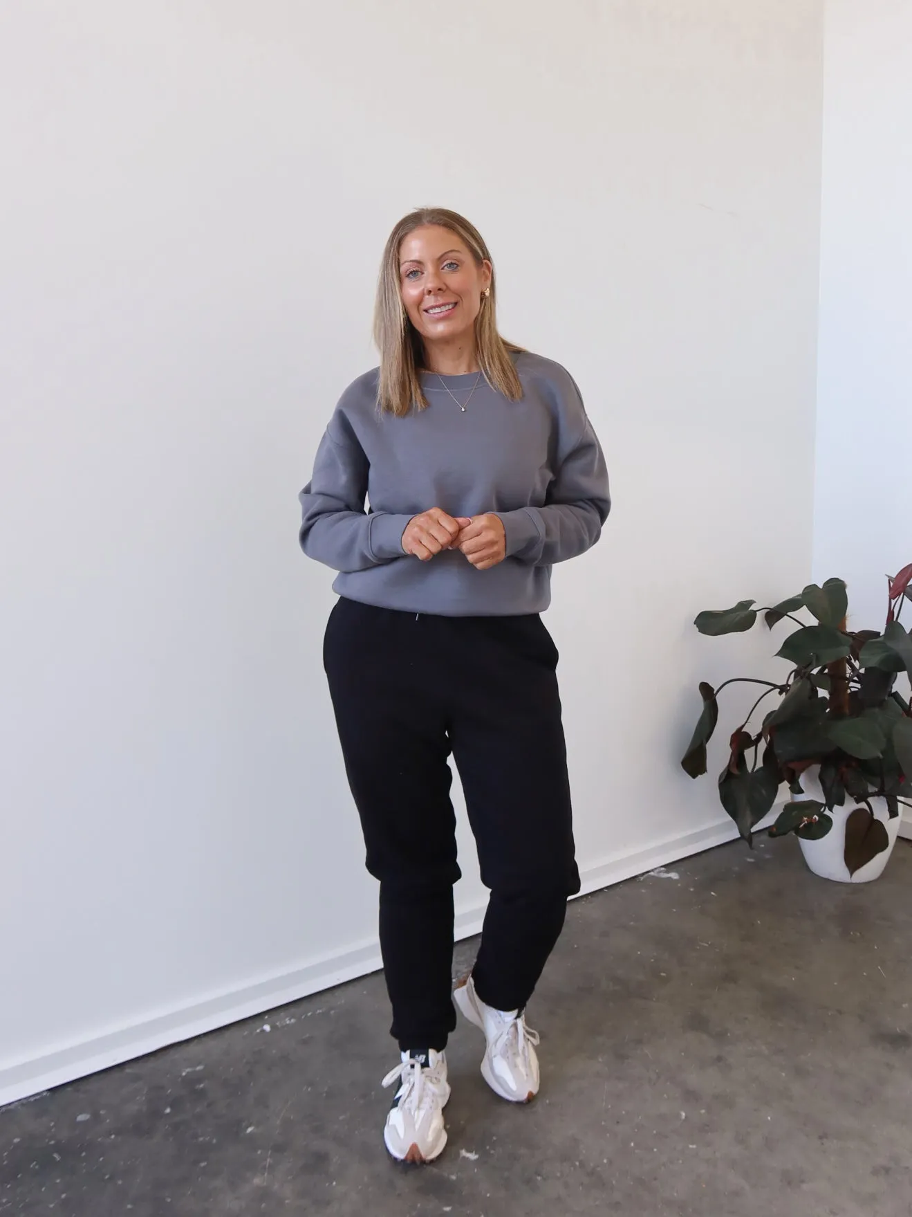 Gracie Relaxed Crew - Shadow product camping suitable functionality product brand loyalty