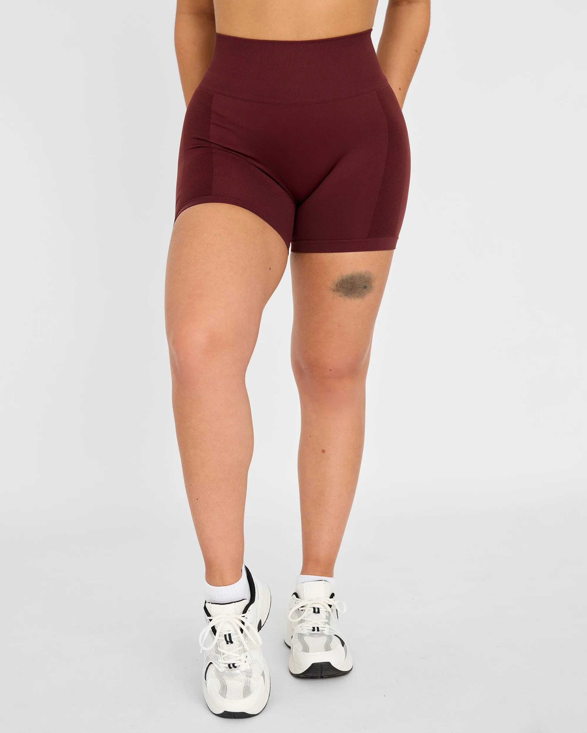 Thermal Regulating Fabric Evolve Seamless Shorts