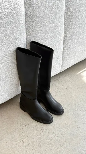 Gwinny Boots - Black Grip Action
