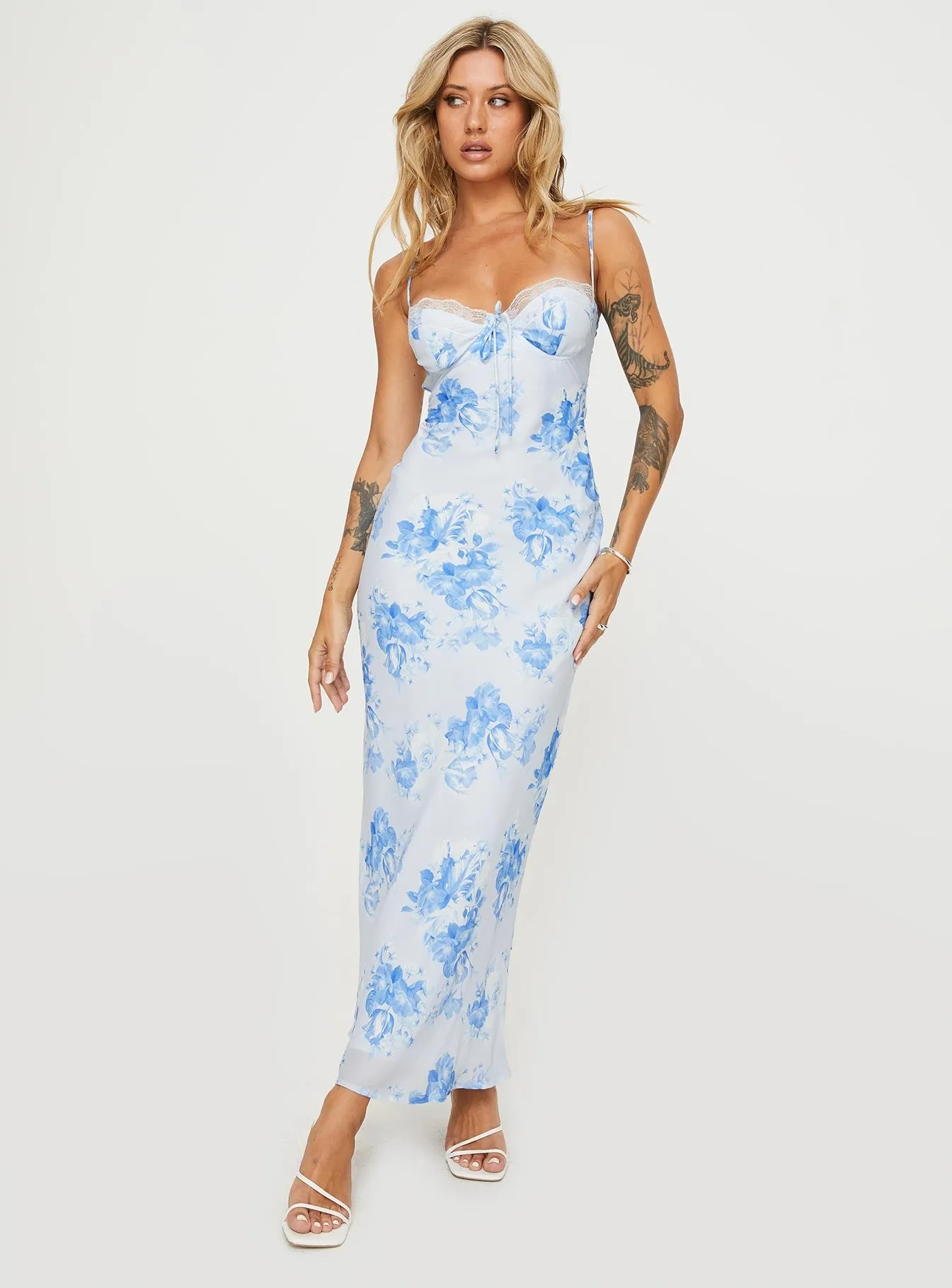 Family Vibe Hamri Maxi Dress White / Blue Floral