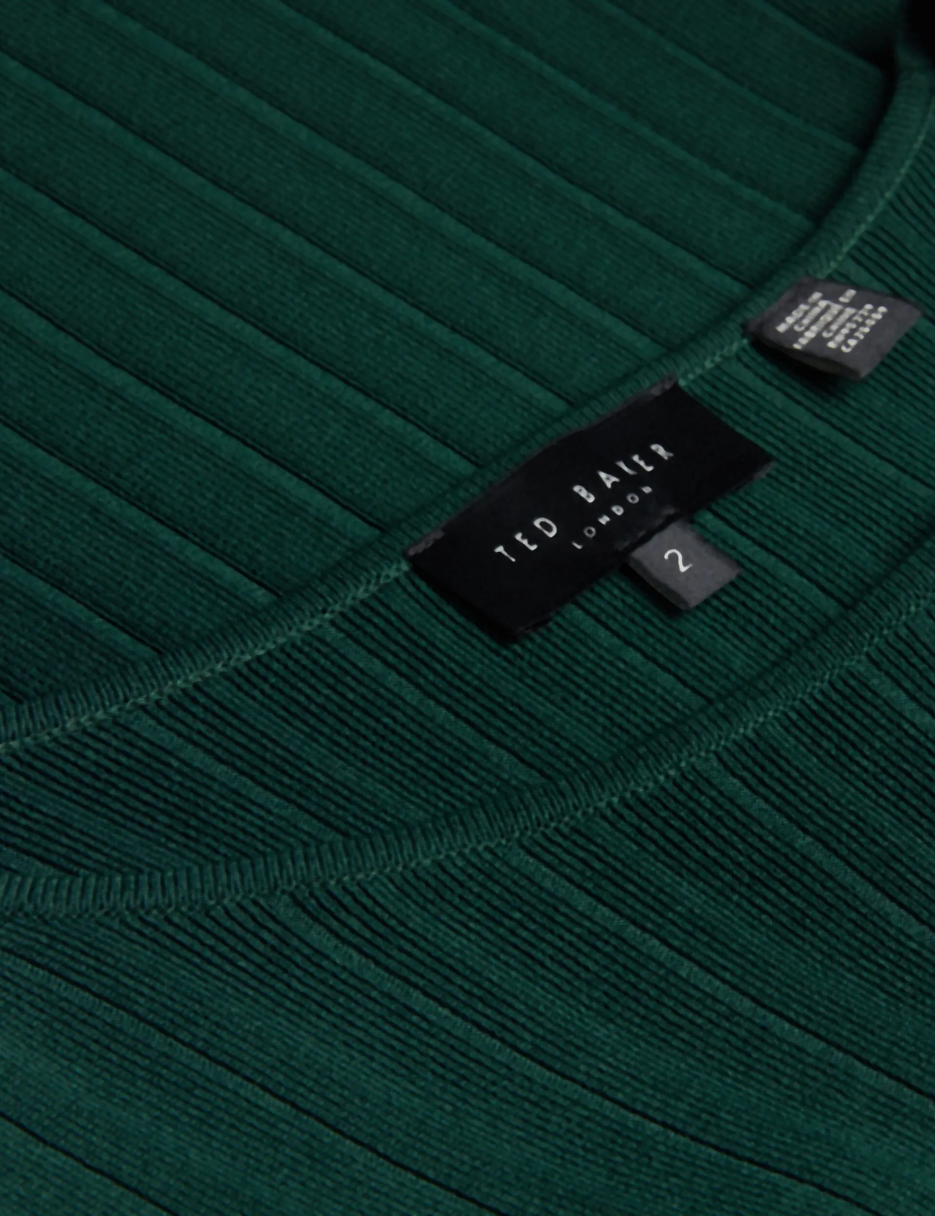 IIVANNA | DK-GREEN Clean Cut