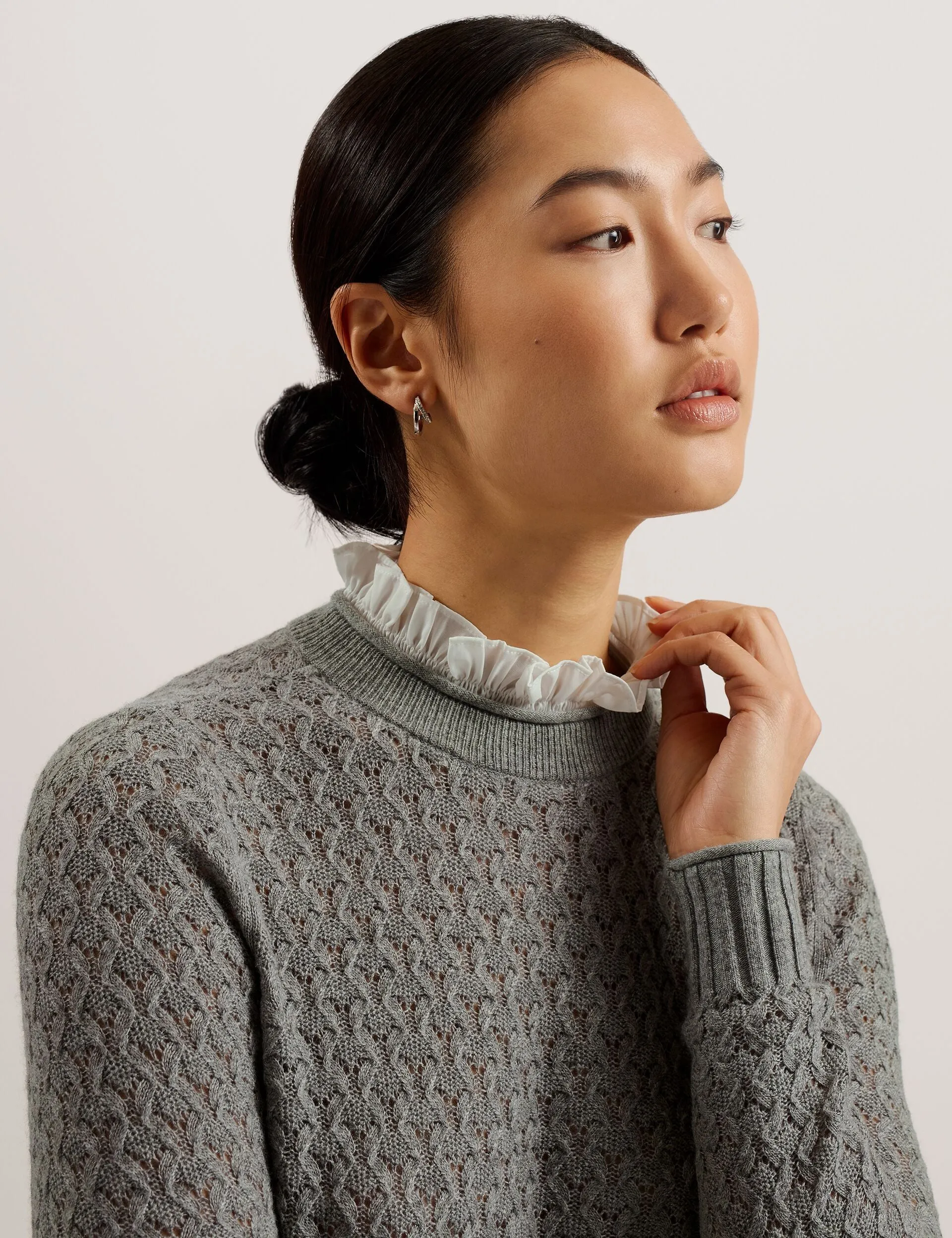 Lightweight Form Versatile Layered HOLINAS | GREY