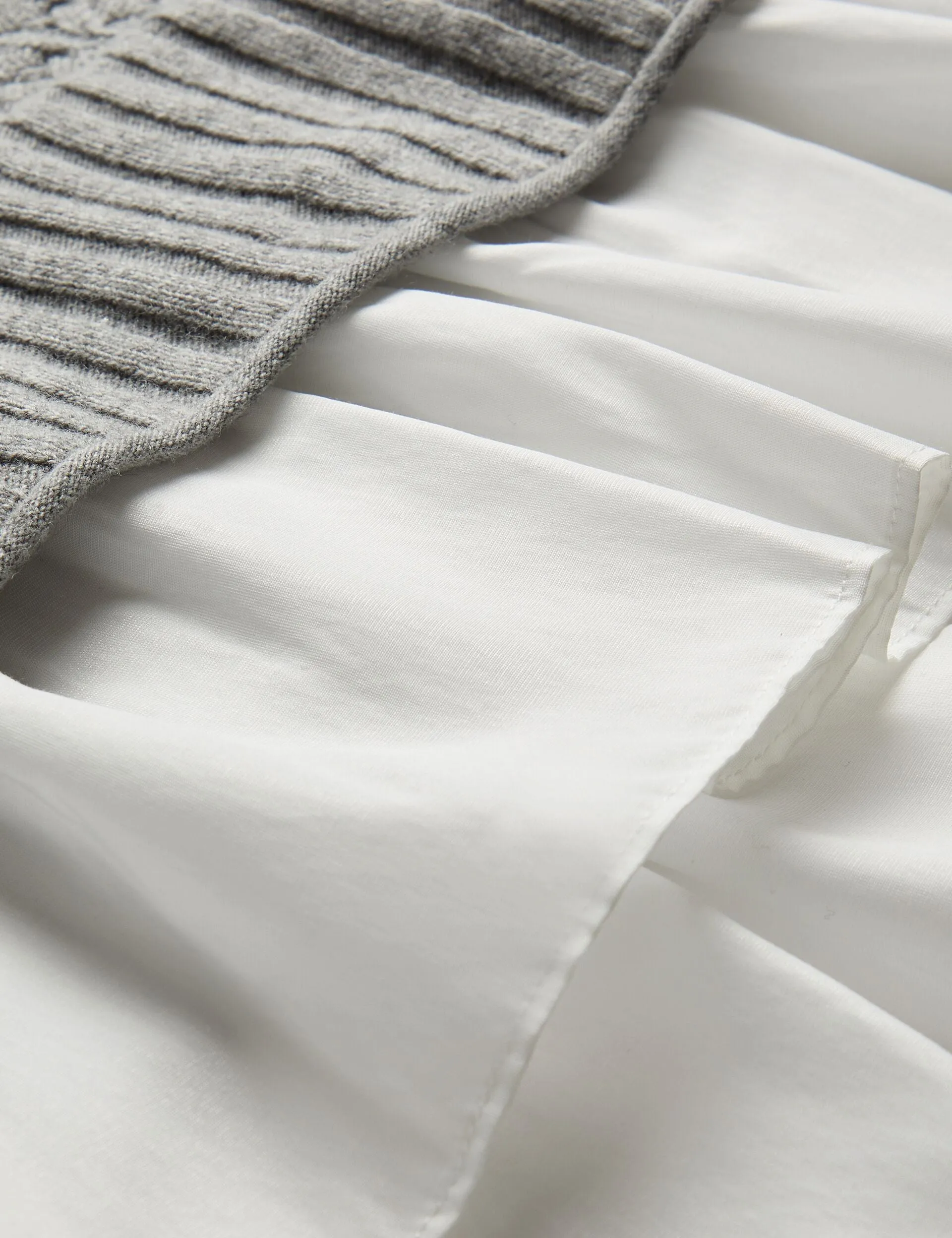 HOLINAS | GREY HandLinked Seams