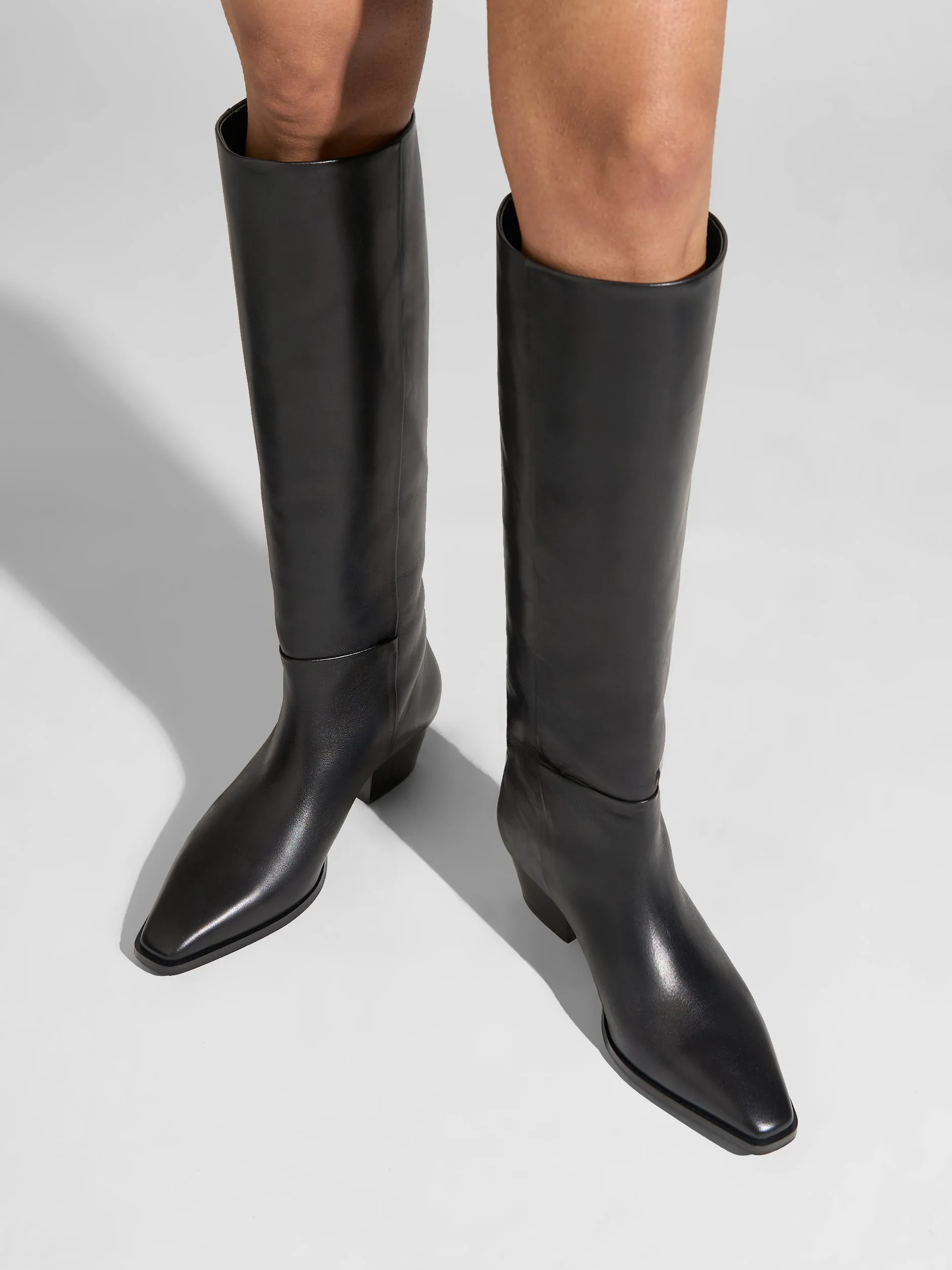 Active Lifestyle Waterproof City Walking Medea Knee-High Boots