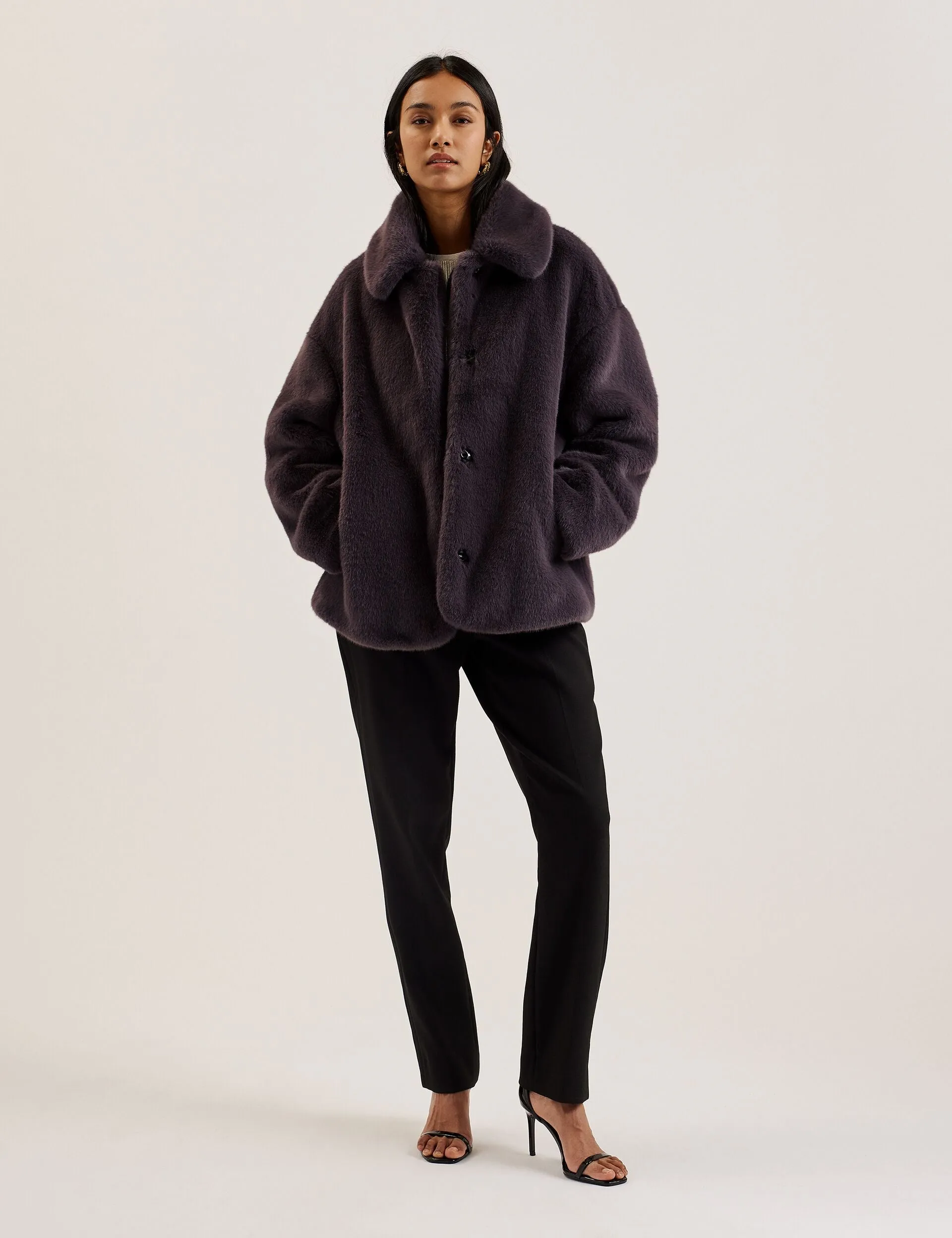 LILIAM | DK-GREY VentilatedBackPanel