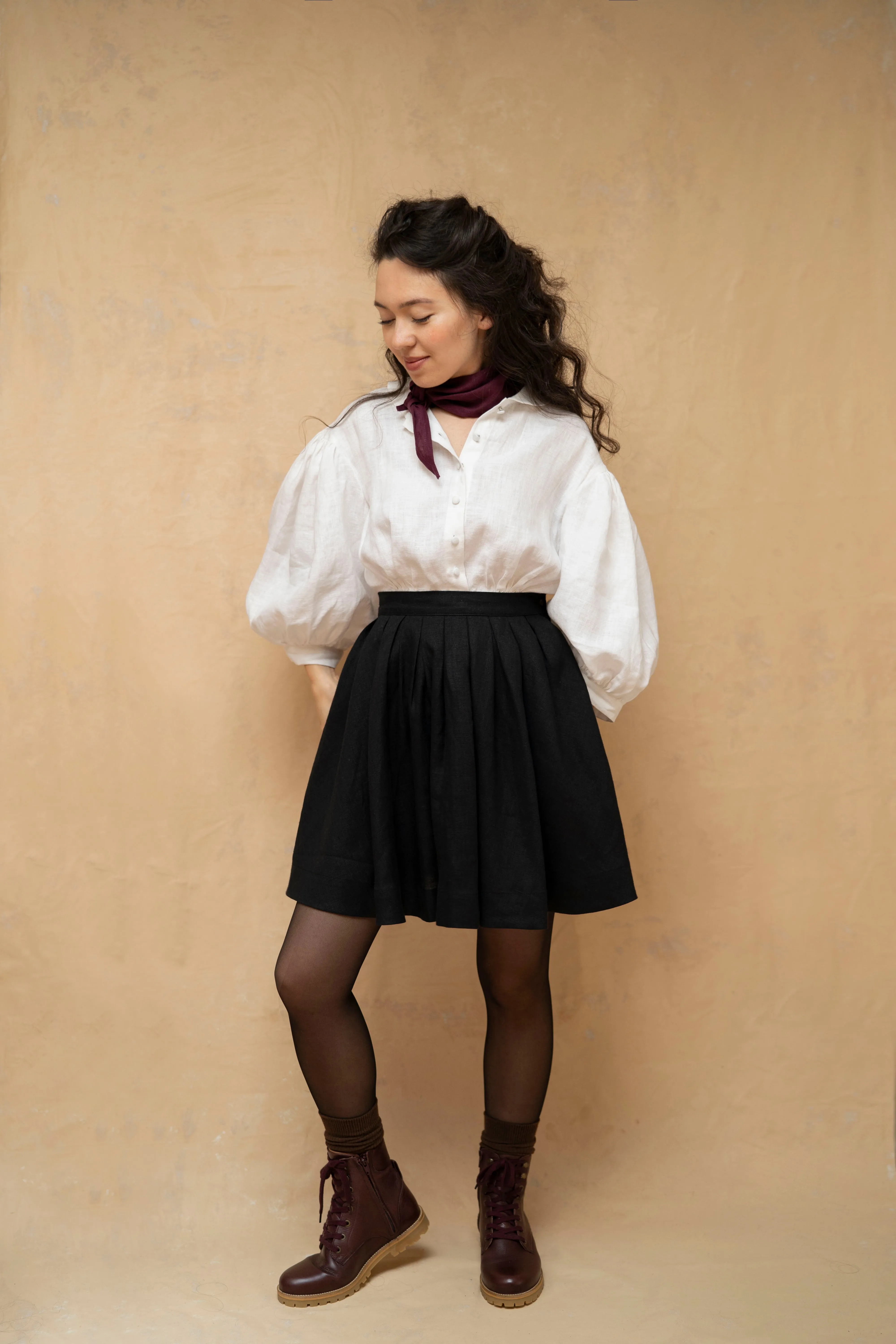 Jo Skirt in a mini-length | Linen skirt Fit Choice