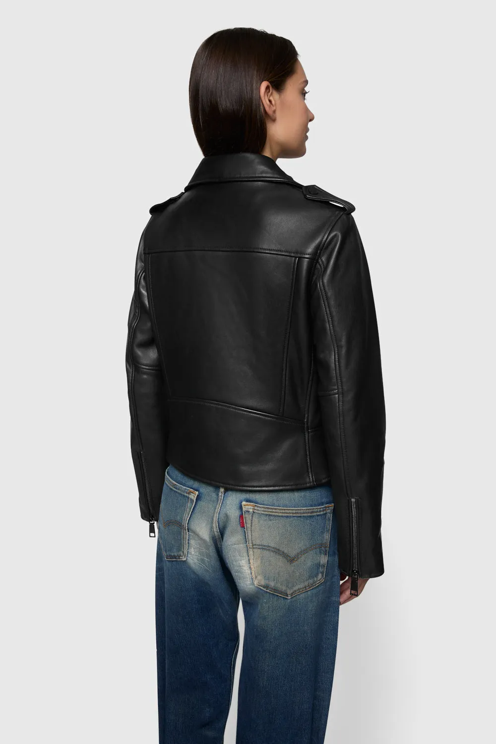 NonChafing Seam Placement Wrinkle Free Texture Julian Moto