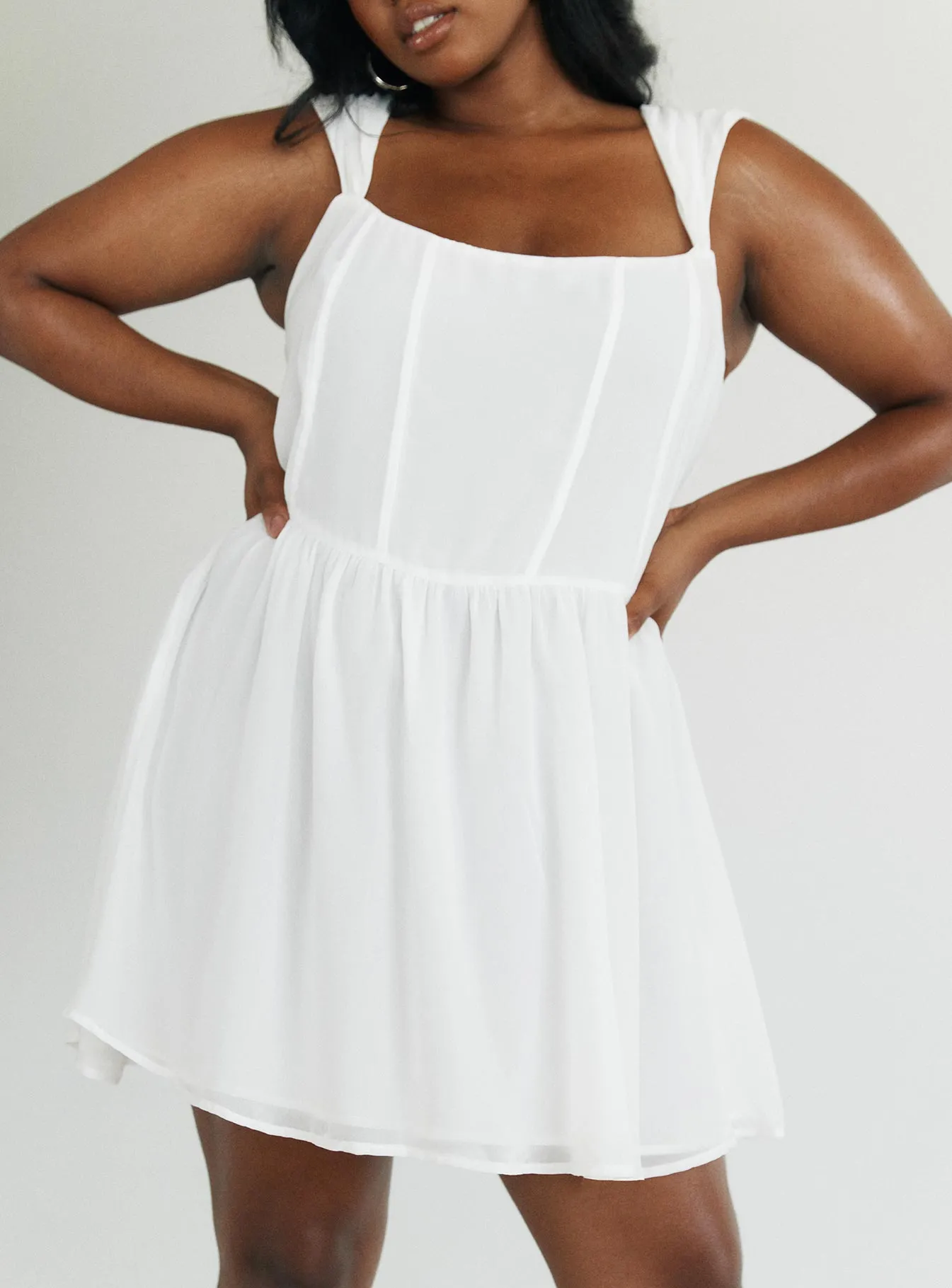 Kameliah Mini Dress White Curve Autumn Ready Sleek Vibe