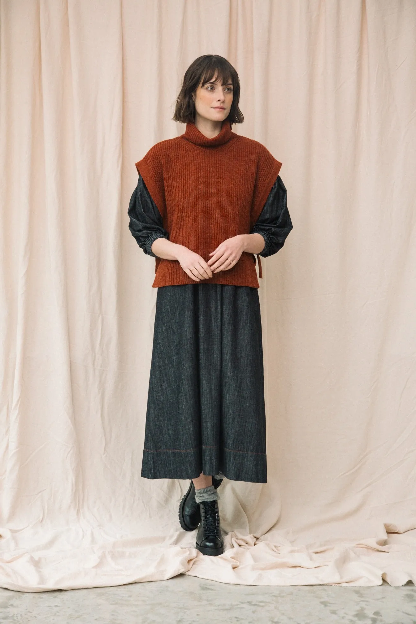 Kanon Recycled Wool Knitted Vest in Paprika Marl QuickRelease Closure Summer Skirt