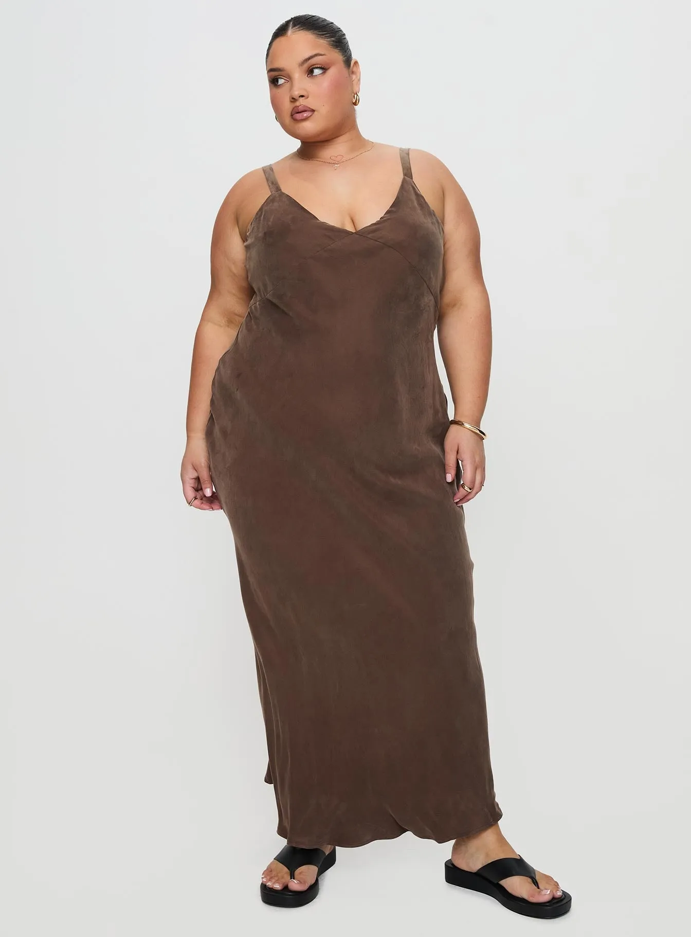 Flattering Shape Laurette Maxi Dress Brown Curve