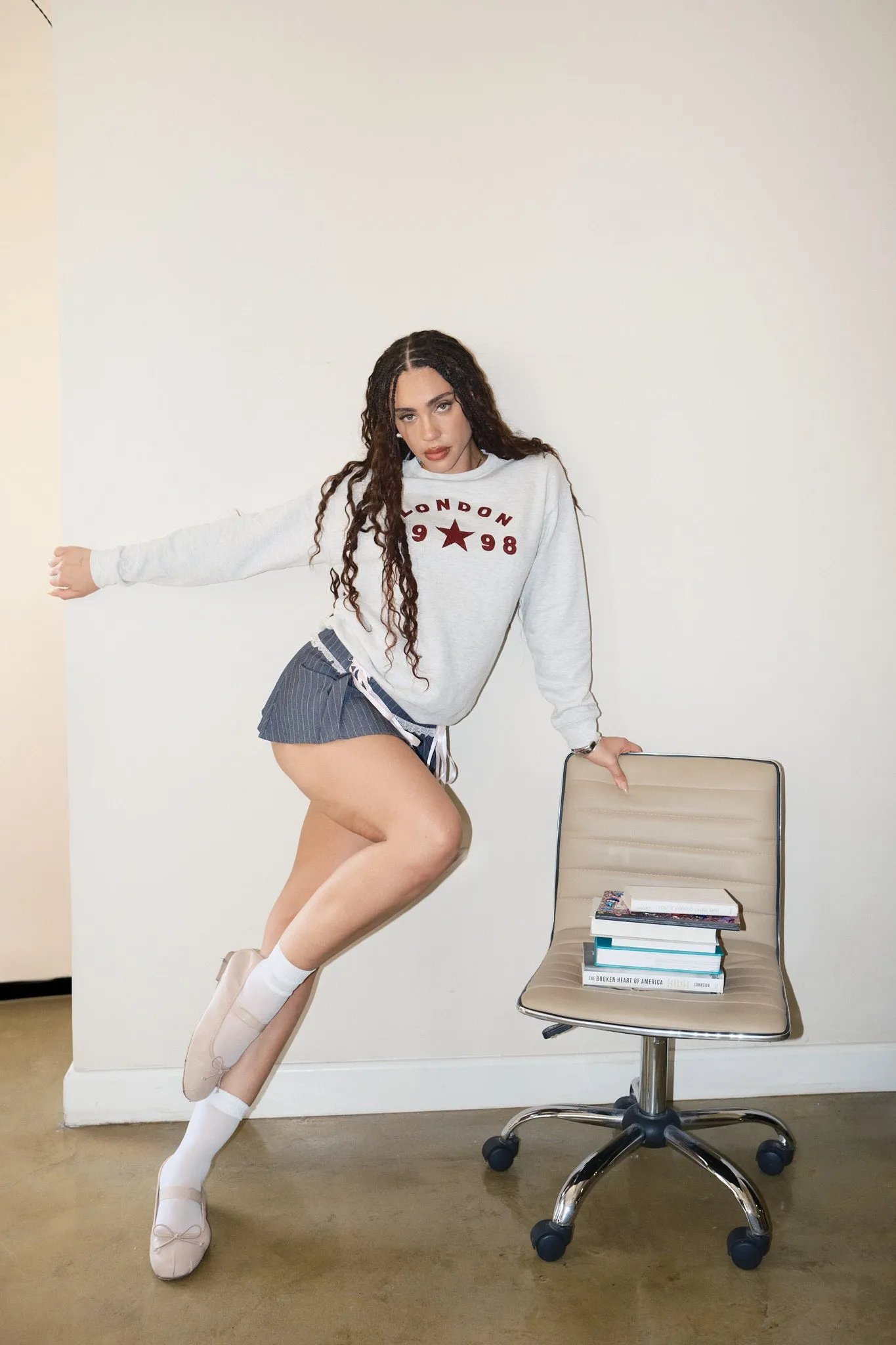 product group cohesion Simple Layer LONDON 1998 PRINT CREW NECK SWEATSHIRT