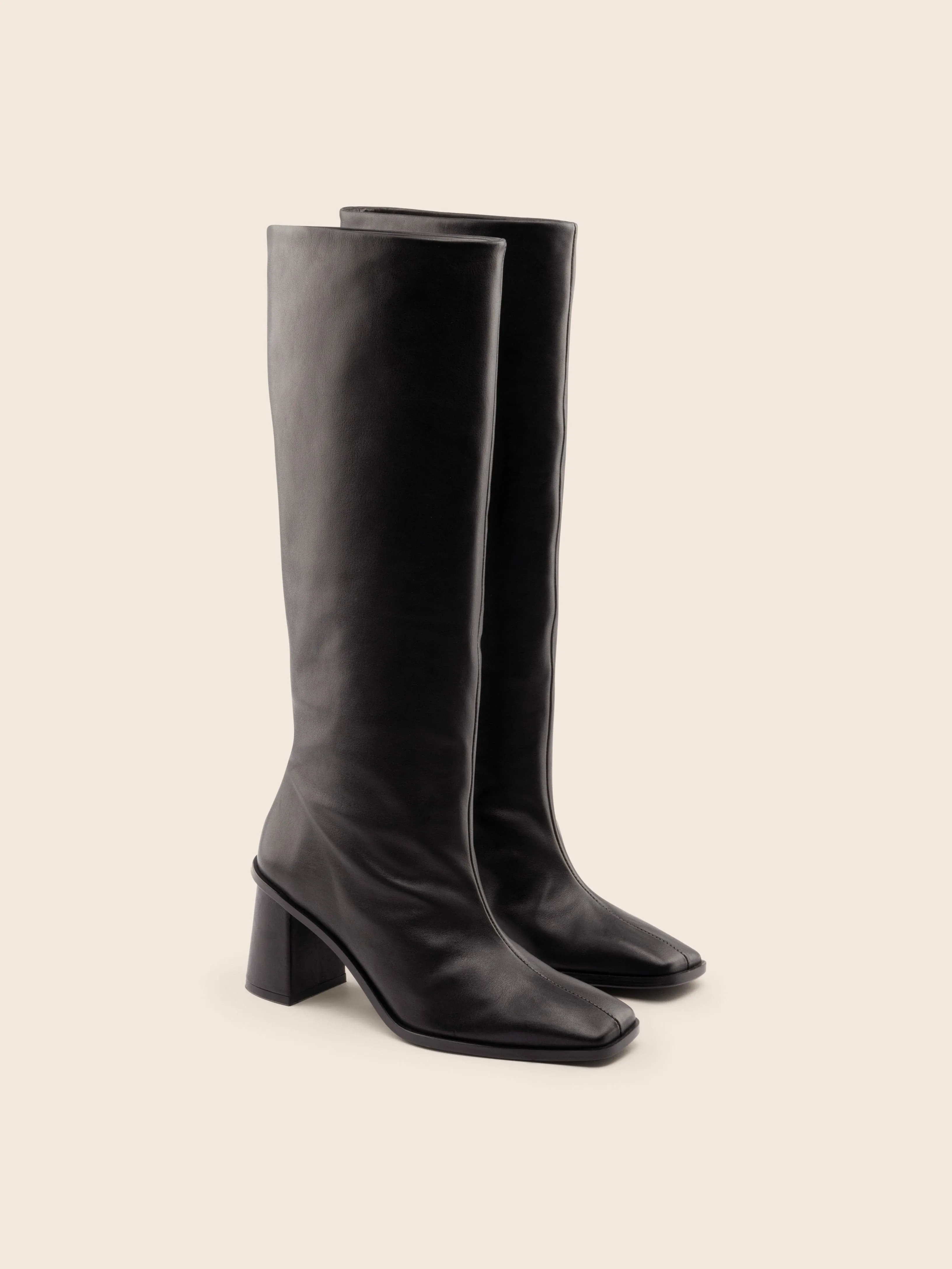 Lorca Black Boot Abrasion Resistant Surface