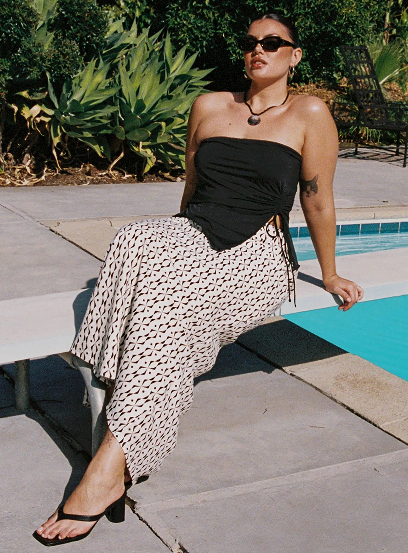 Mercer Linen Blend Maxi Skirt Black / White Curve Crisp Edge Thermal Regulating