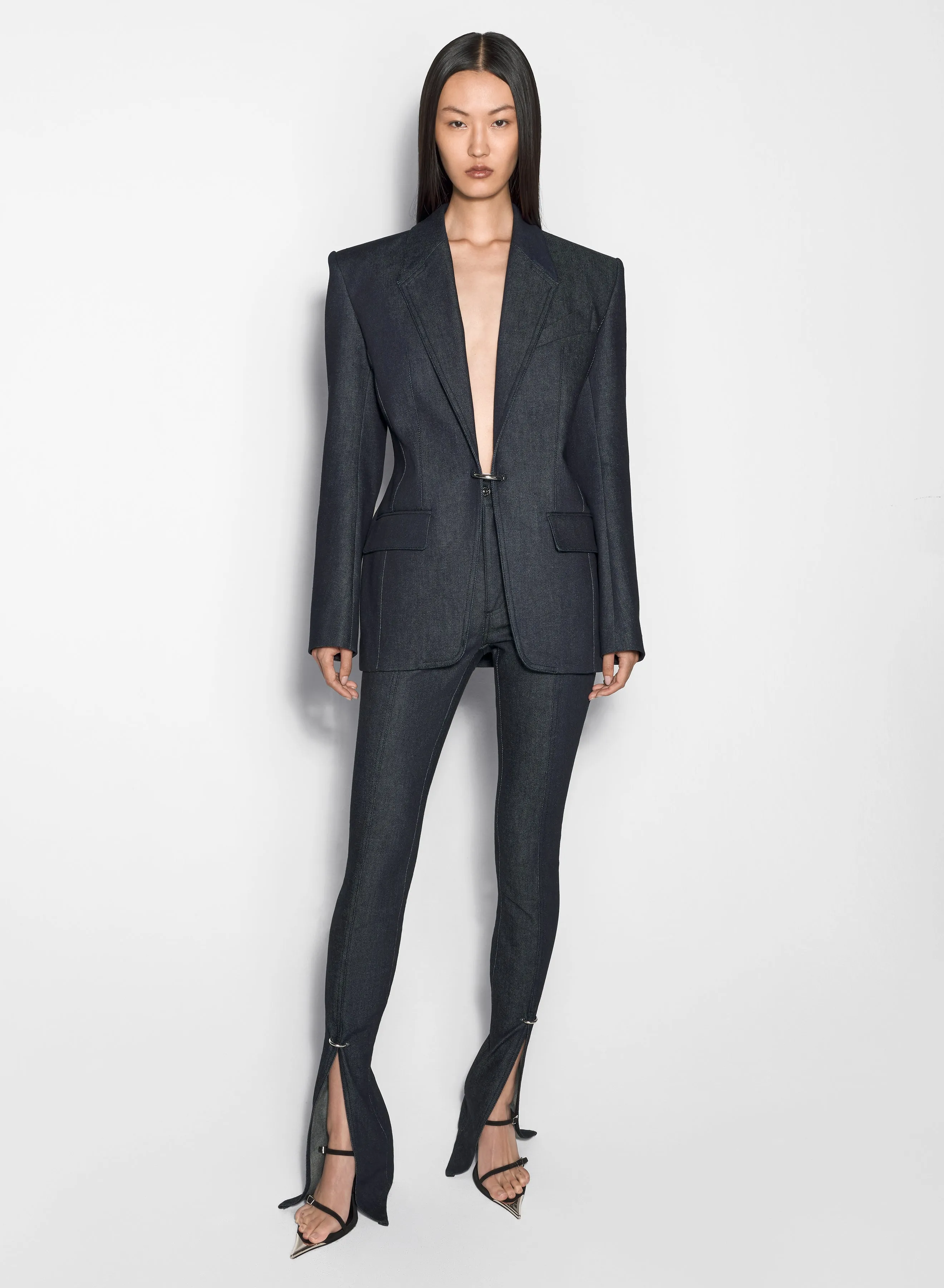 Breezy Layer Option pierced tailored raw denim jacket