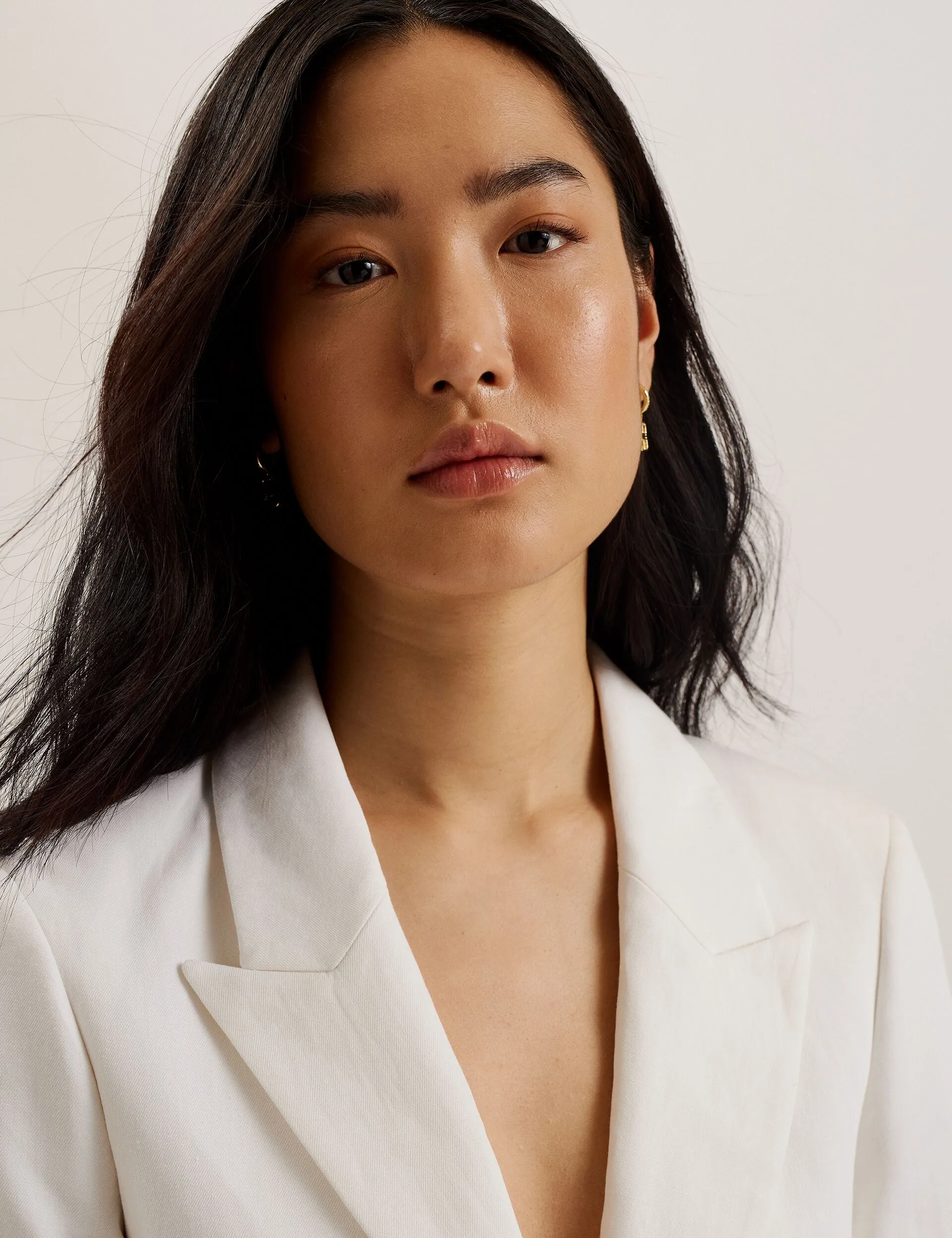 snap closure Simple Urban Layer MUSUB | WHITE