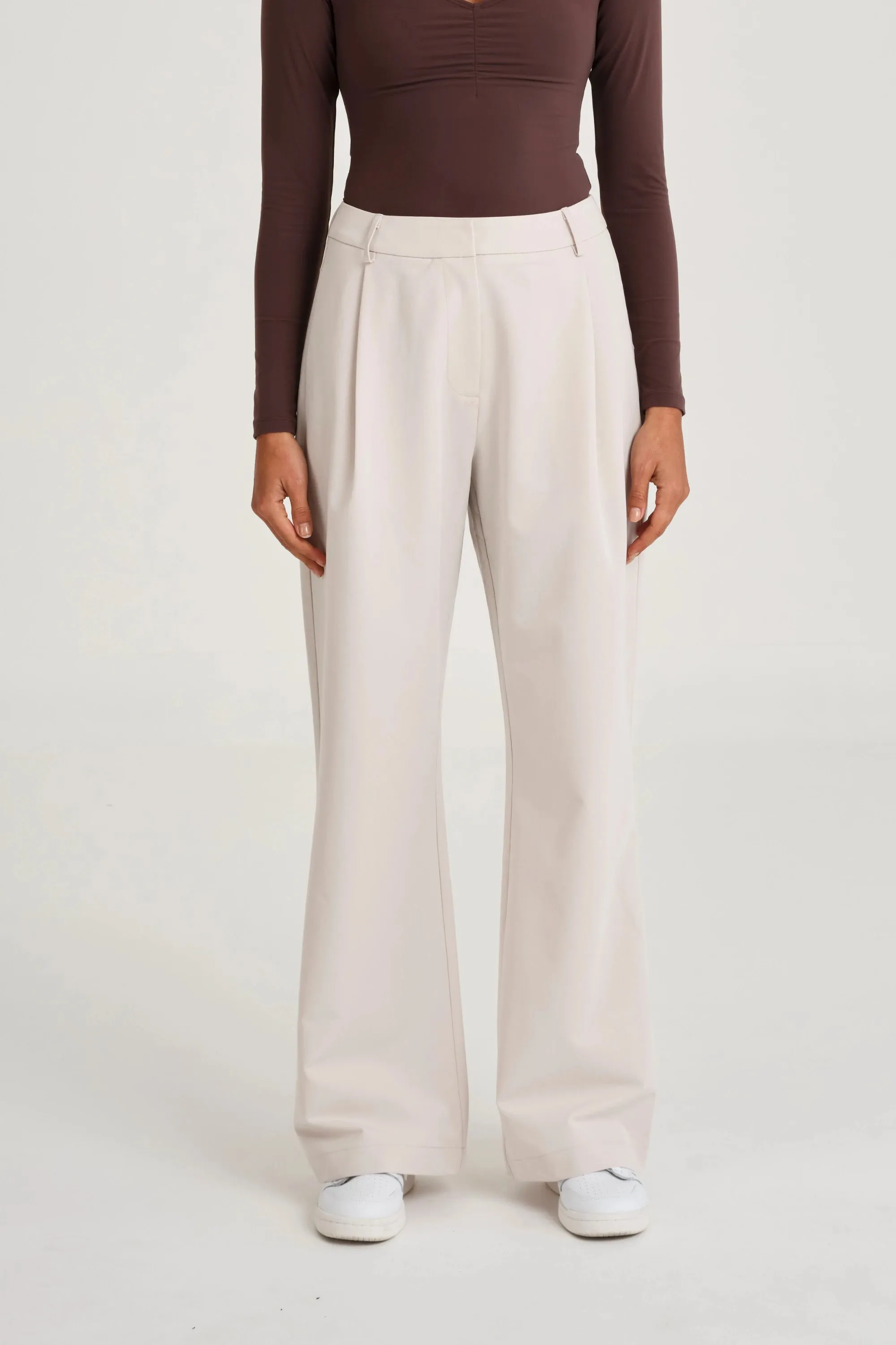 Modern Design Tailored Silhouette Pin Tuck Longline Pant