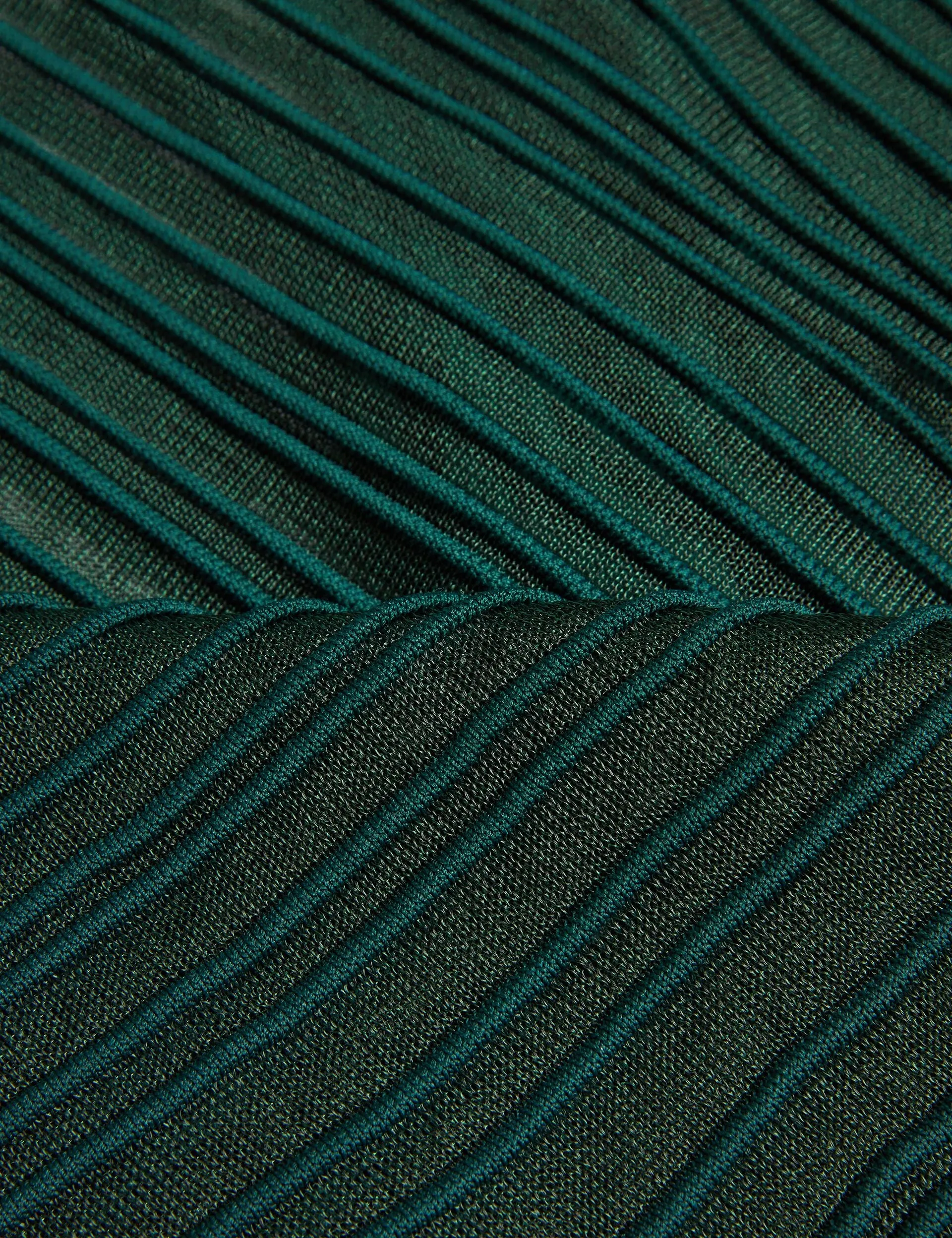 NELLAY | DK-GREEN Layer Trend