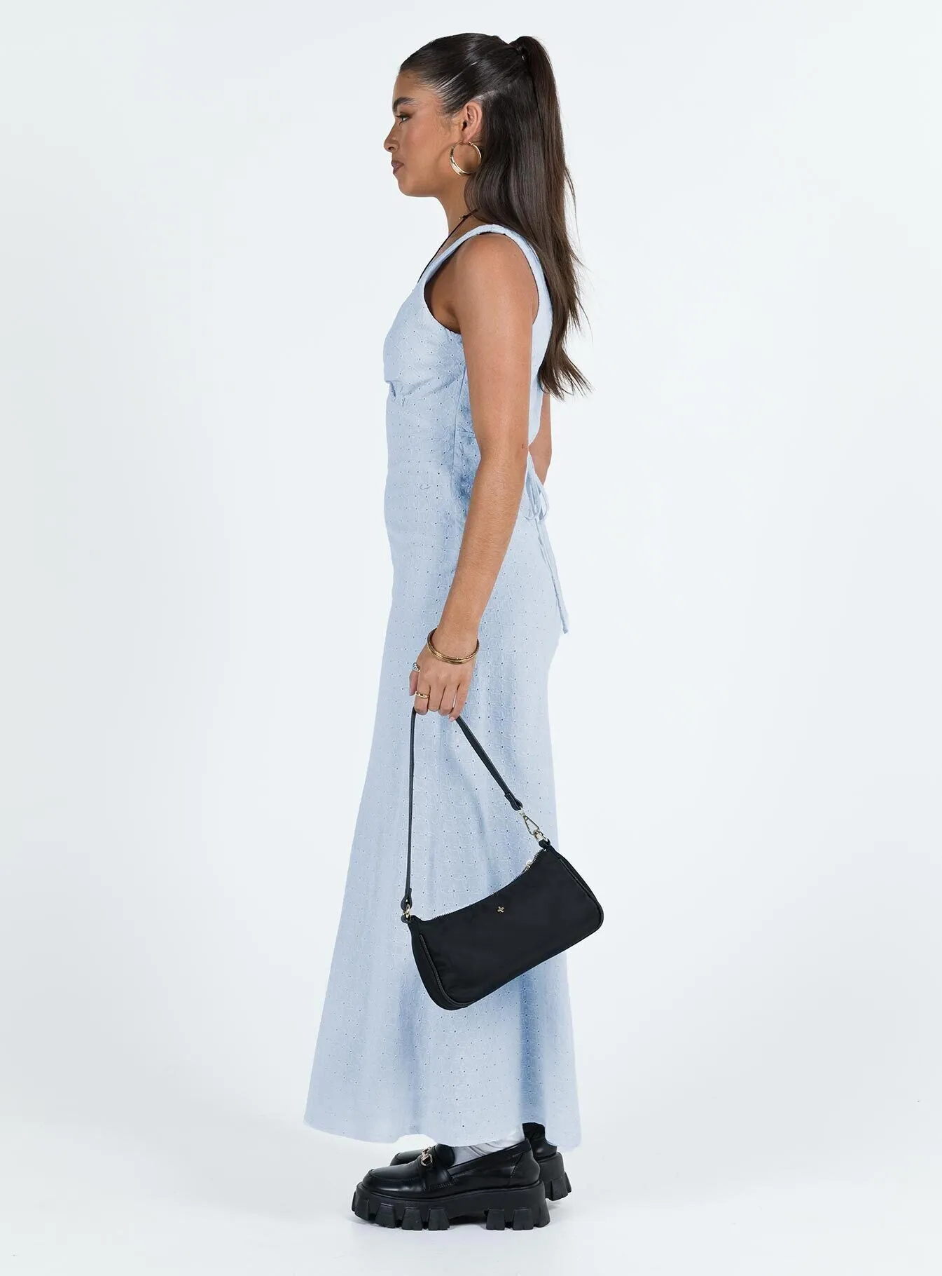 Nellie Anglaise Maxi Dress Blue Picture Perfect Relax Piece