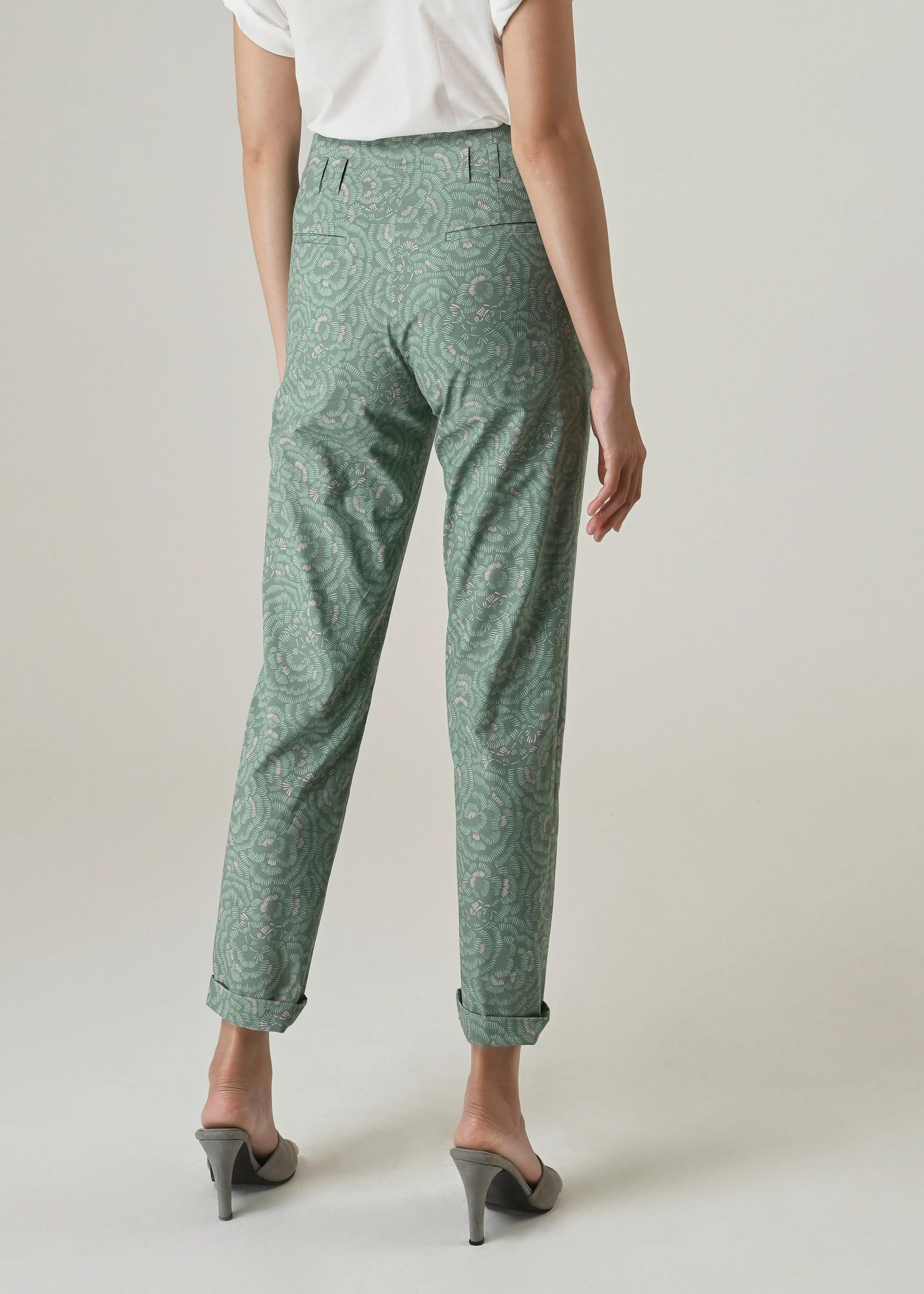 Cropped hem ComfortFit NEROLI - PEONY KOI OLIVE