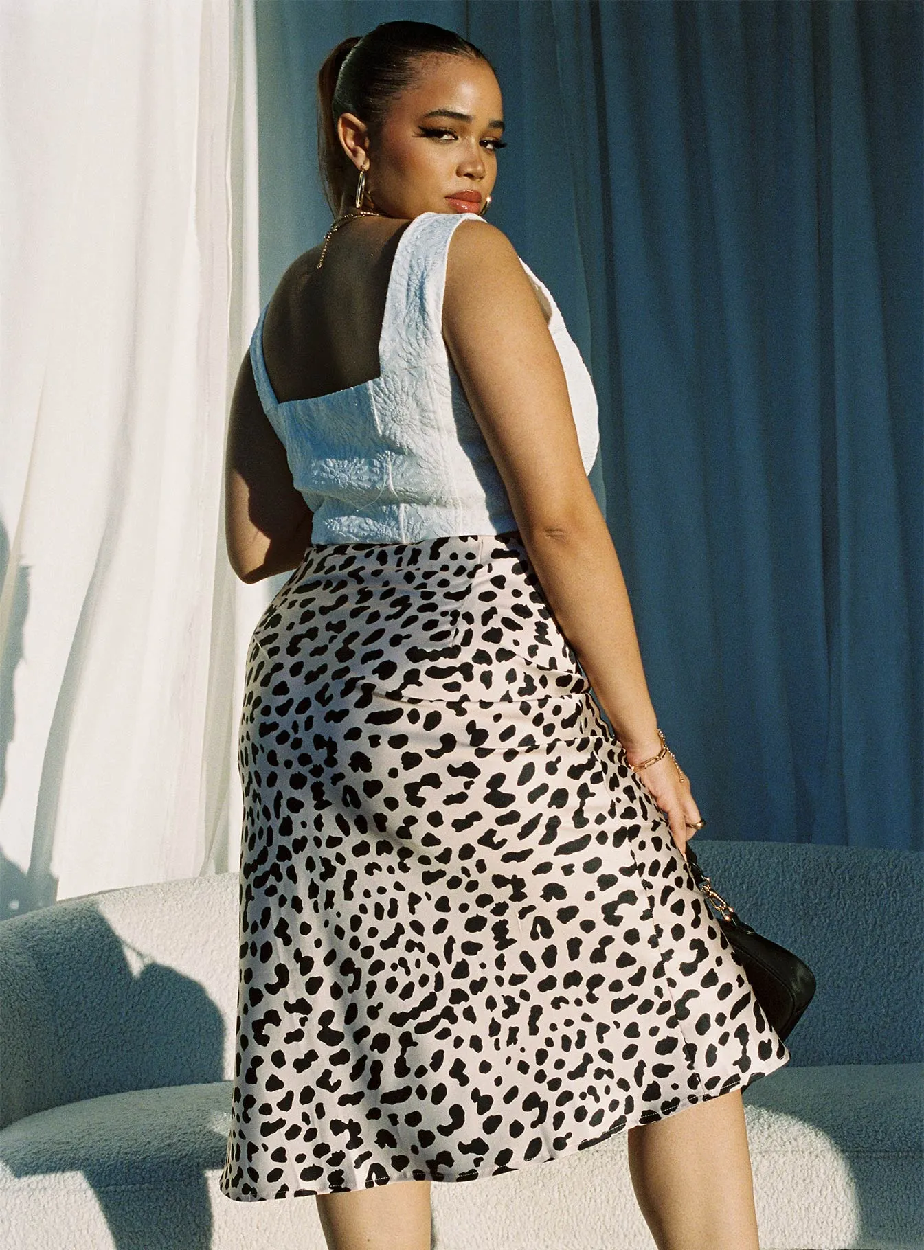 Nia Midi Skirt Beige Curve Opaque finish gentle style