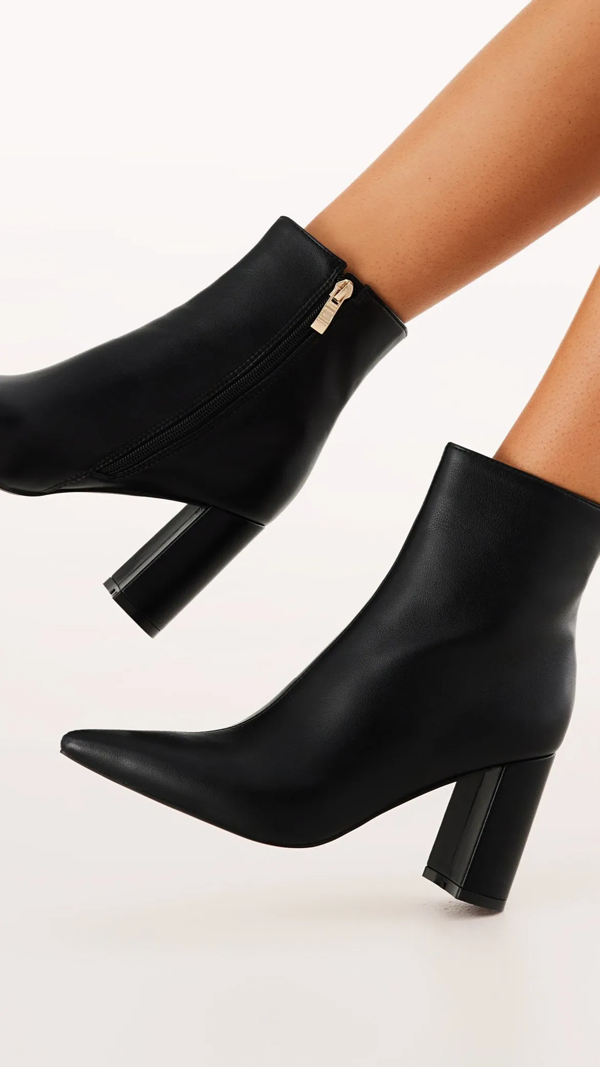 Nicoletta Boots - Black Sport Influence Night Scene