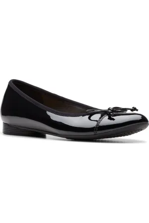 Padded collar Flexible Arch Support Clarks Loreleigh Rae in black patent