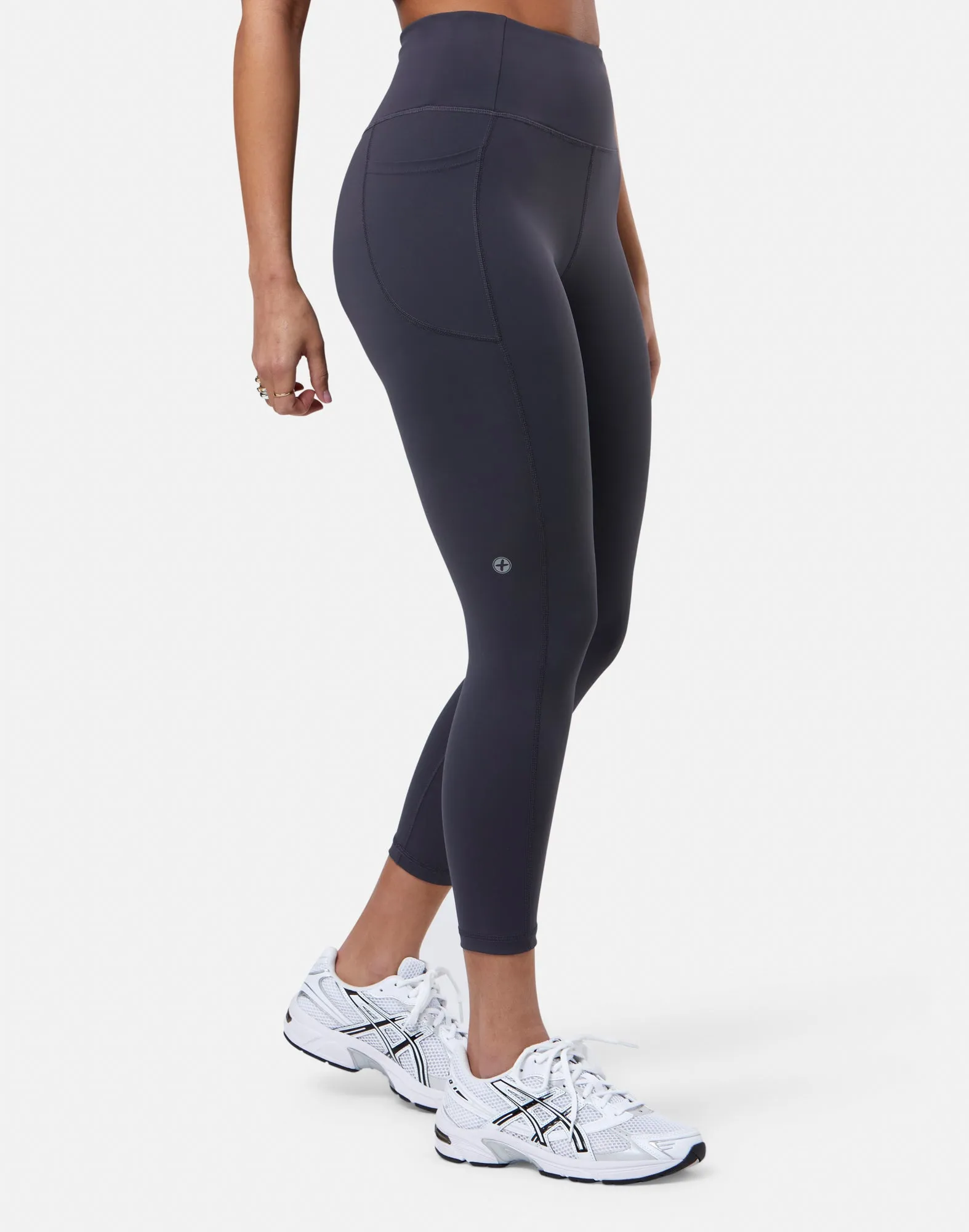 Relentless 7/8 Legging in Midnight Grey FlexibleNeckline