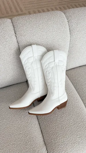 Ottilie Boots - White Quick Comfort Fit