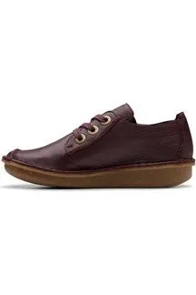 Non Slip Wellness Seekers Clark Funny Dream in Wine leather