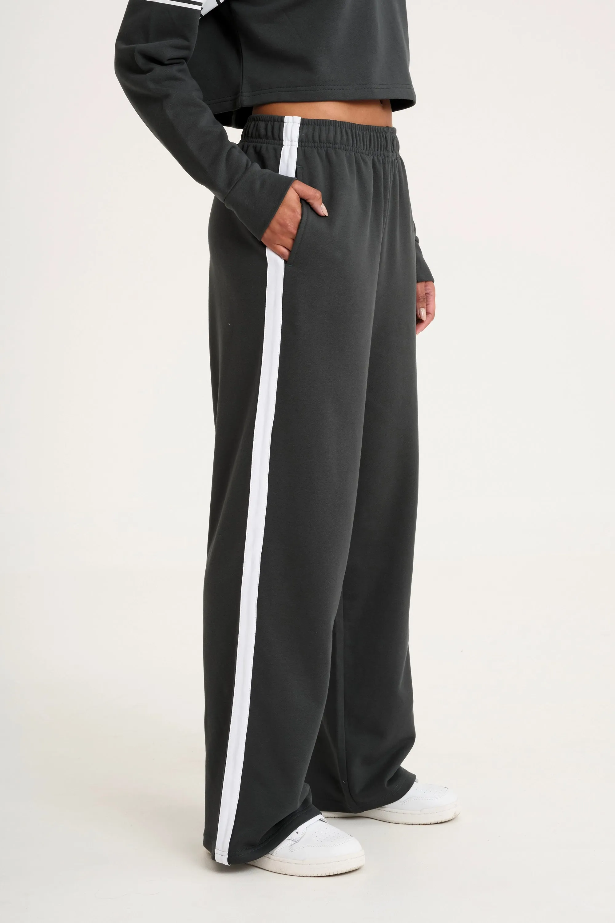 Daily Comfort Fit FlexFoamPadding Collegiate Wide Leg Track Pant