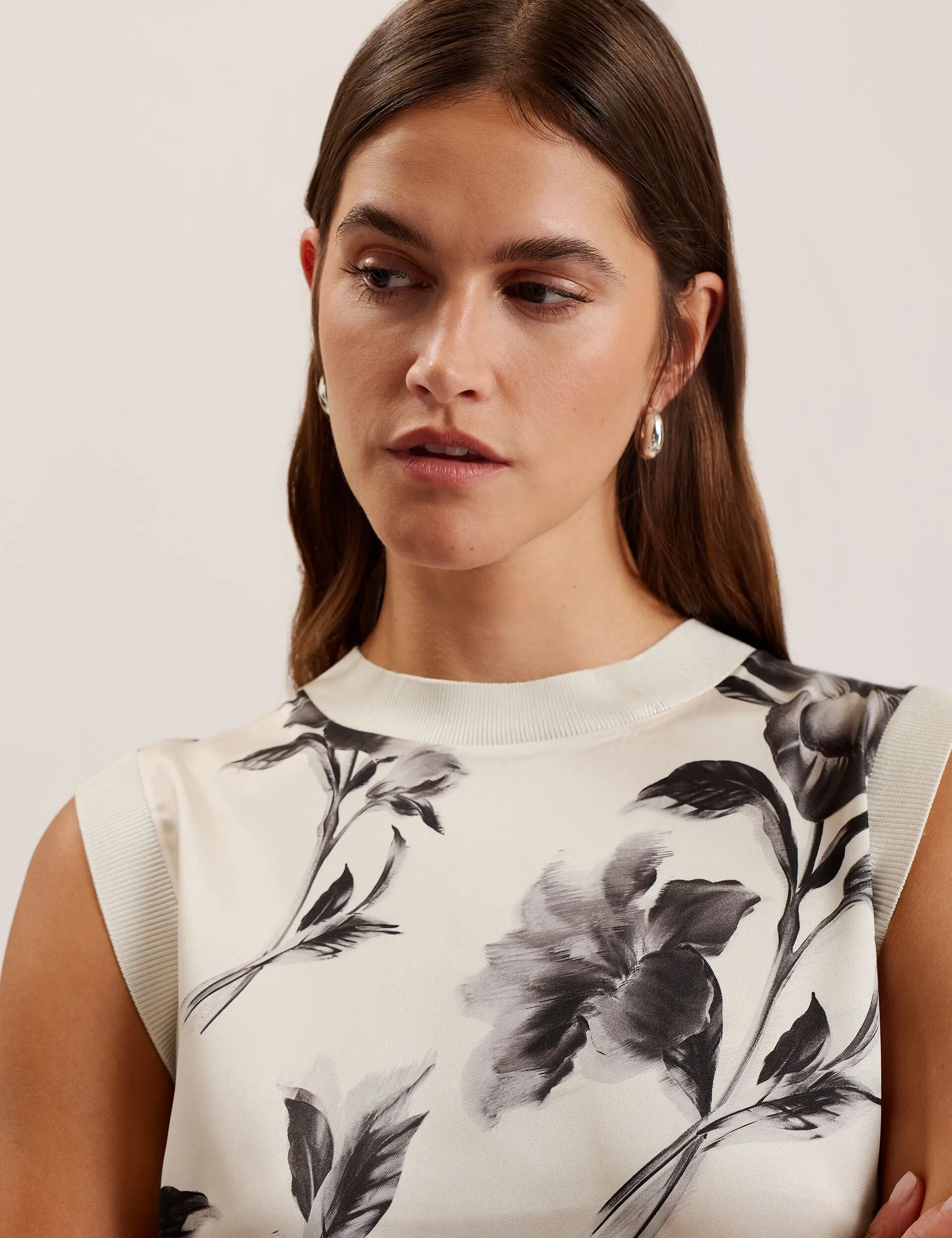 Breathable Mesh Panels Drop Shoulder Cut PERLOMA | IVORY