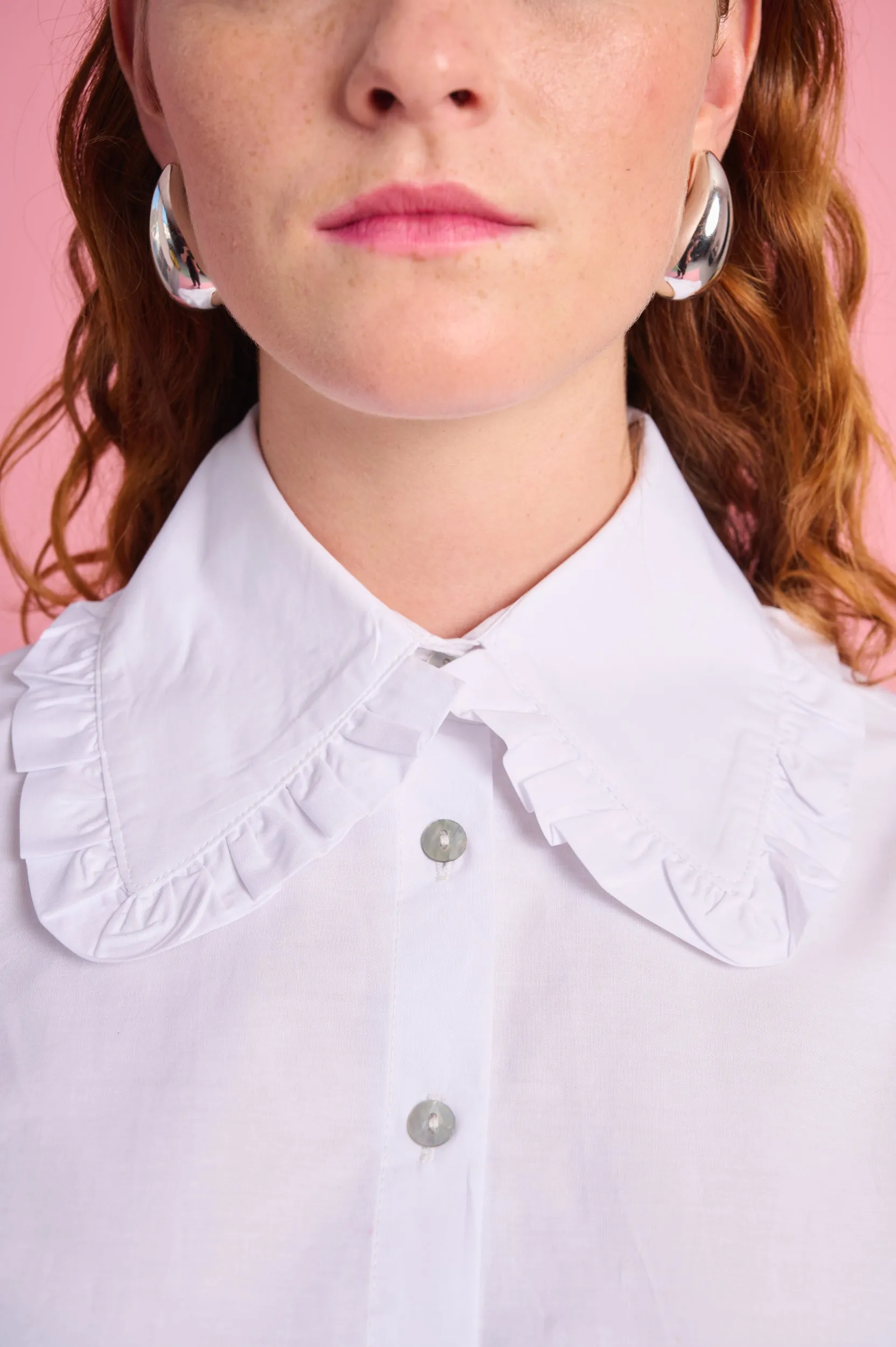 Peter Pan Collar Shirt in White Minimal Comfort