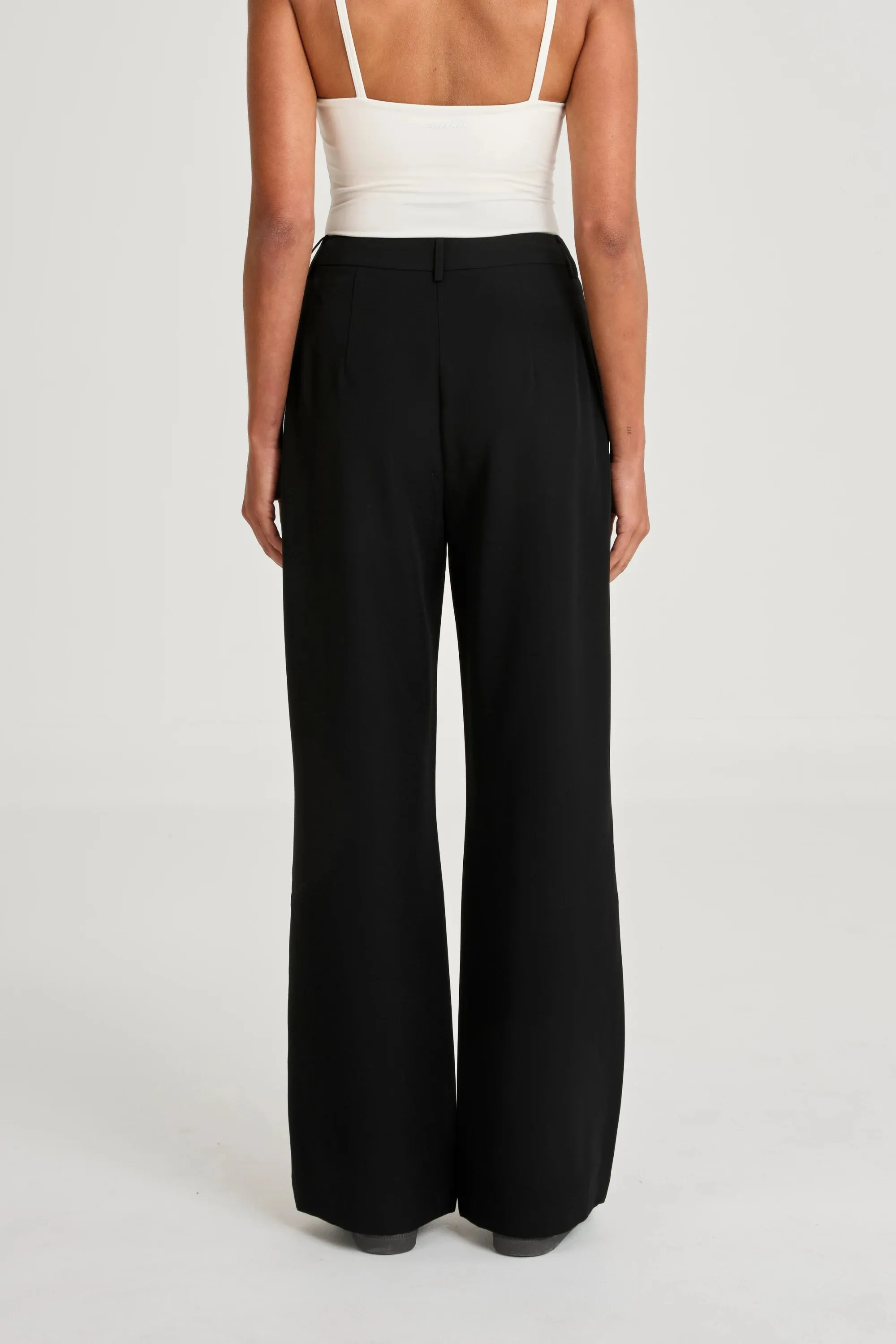 Sporty Comfort Fit Back pockets Pin Tuck Longline Pant