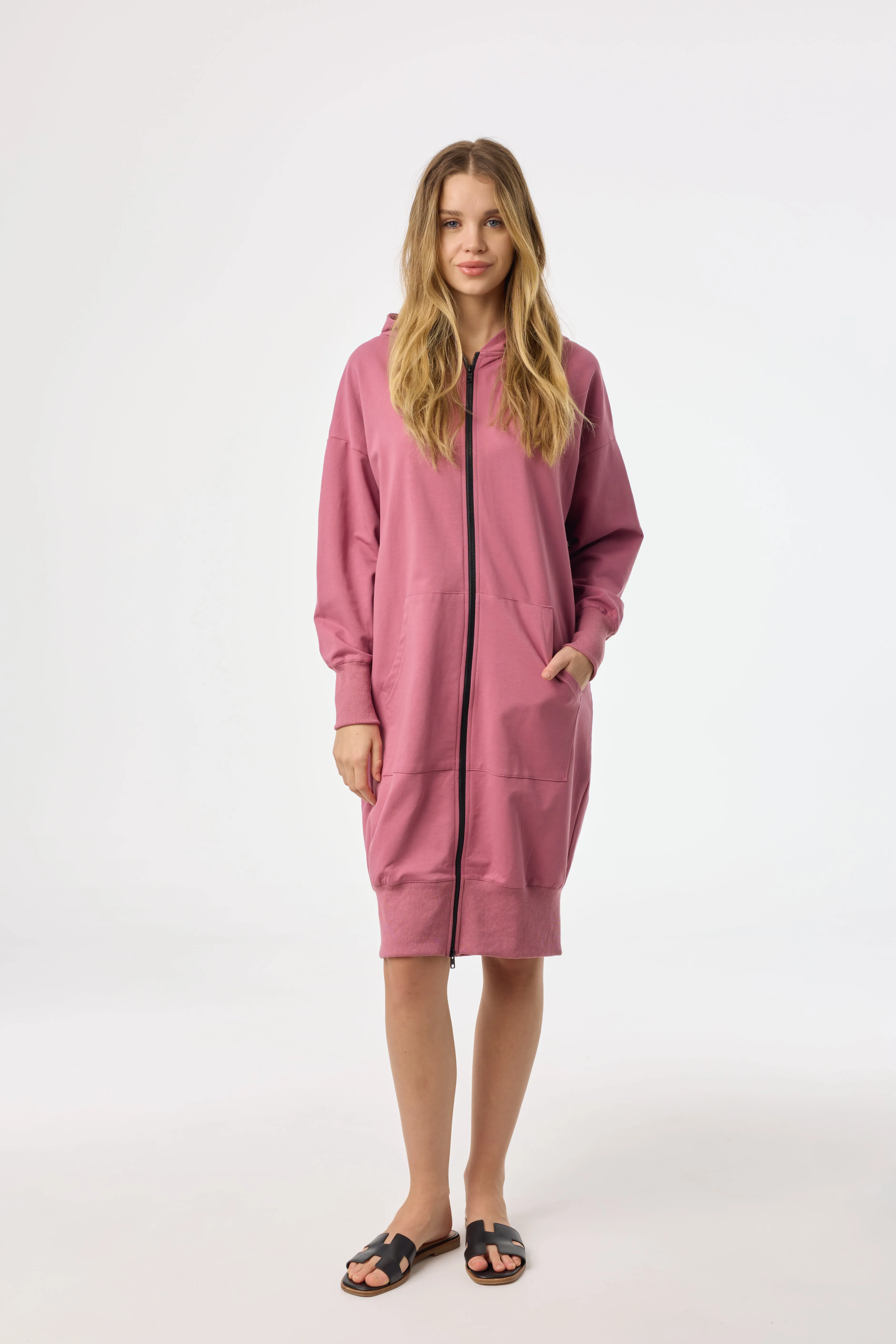 Casual day-to-night piece Easy Movement Raspberry Zipper Sweatshirt Dress