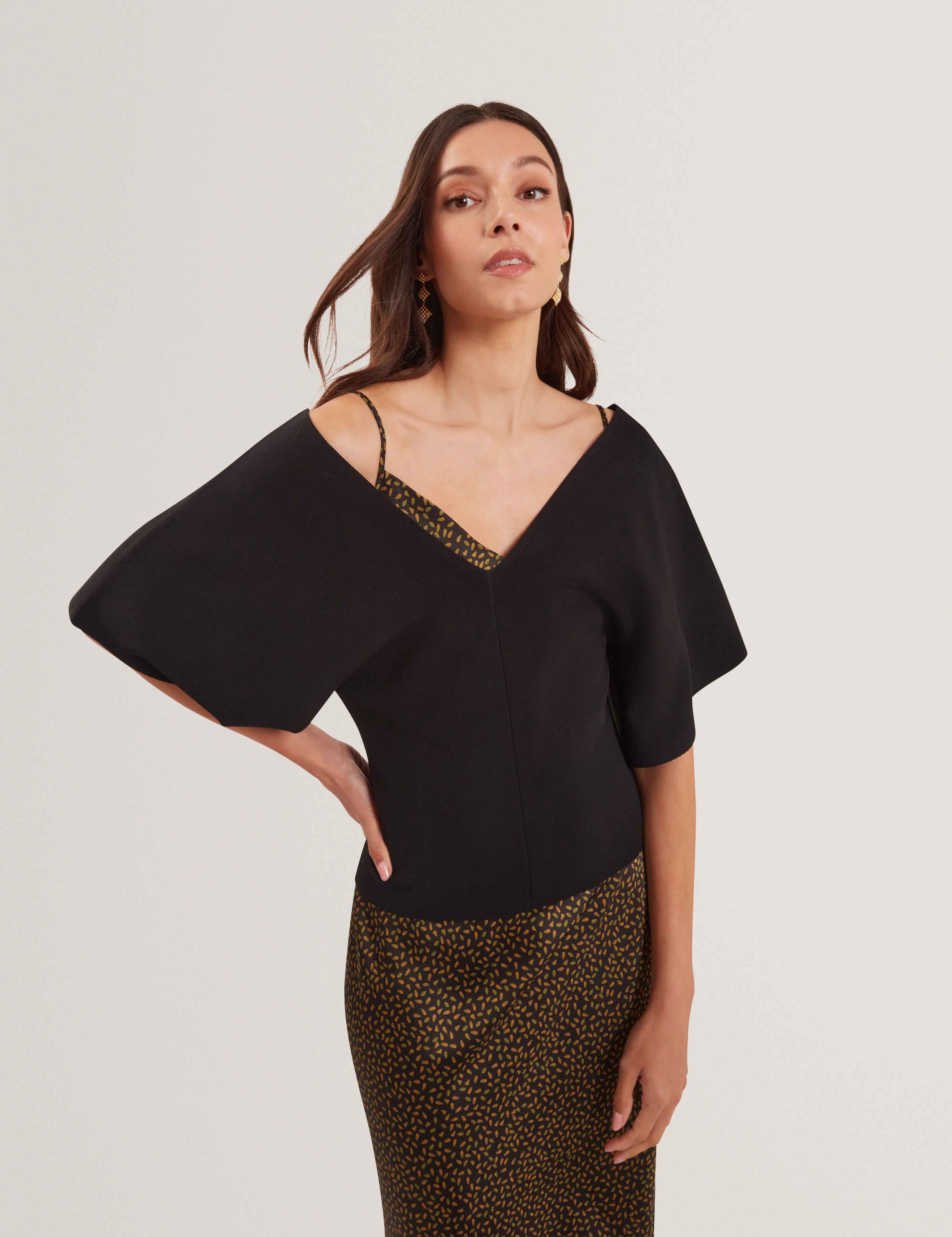 REGINAH | BLACK weekday look Durable Elasticity