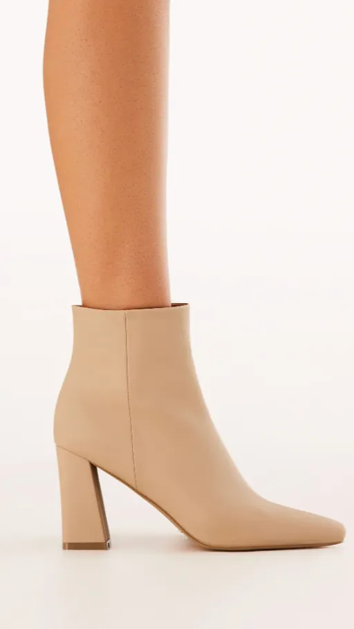 Soft Padding Lace Hold Indeera Boots - Sand