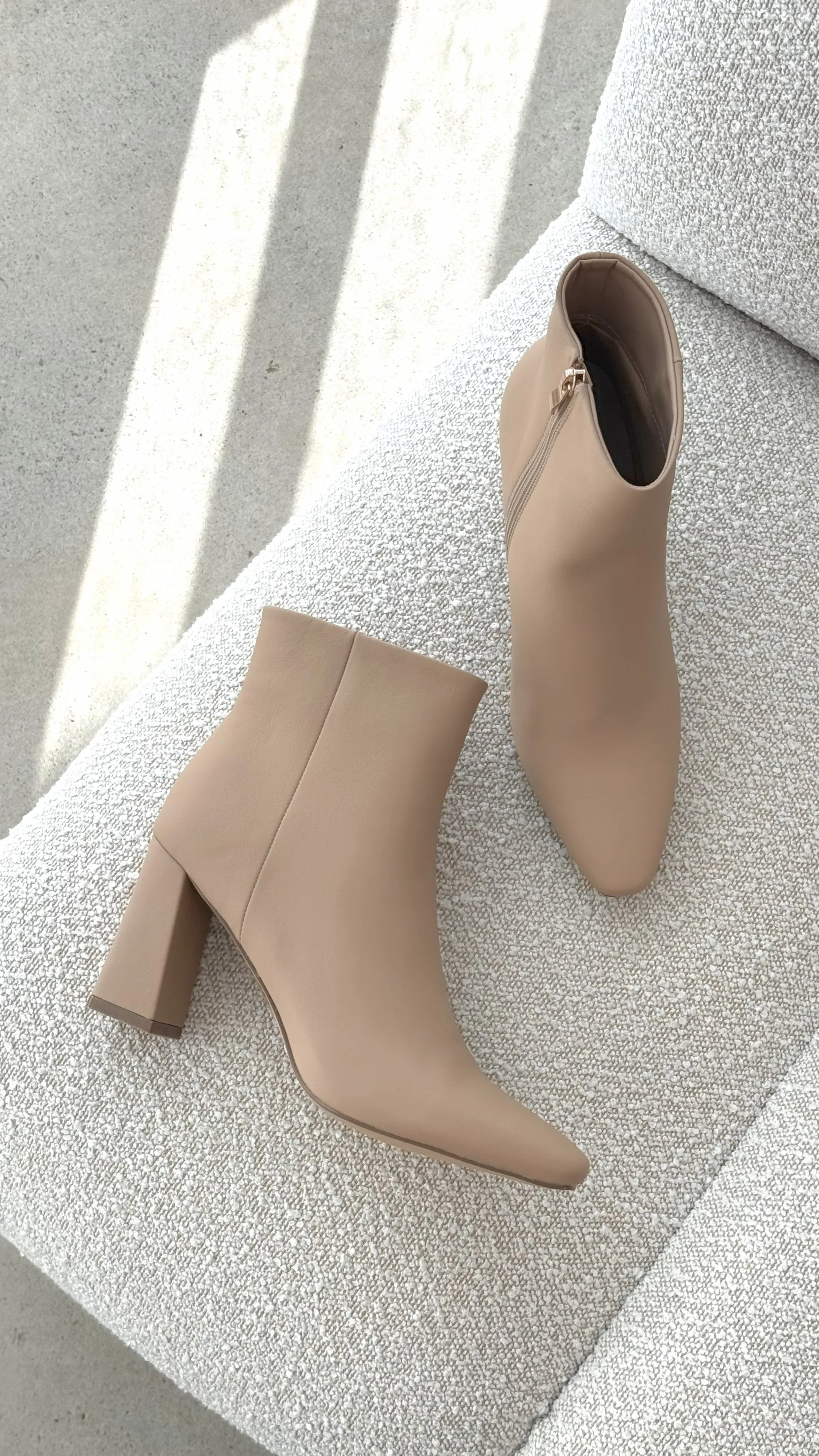 Quick Movement Tough Wear Indeera Boots - Sand