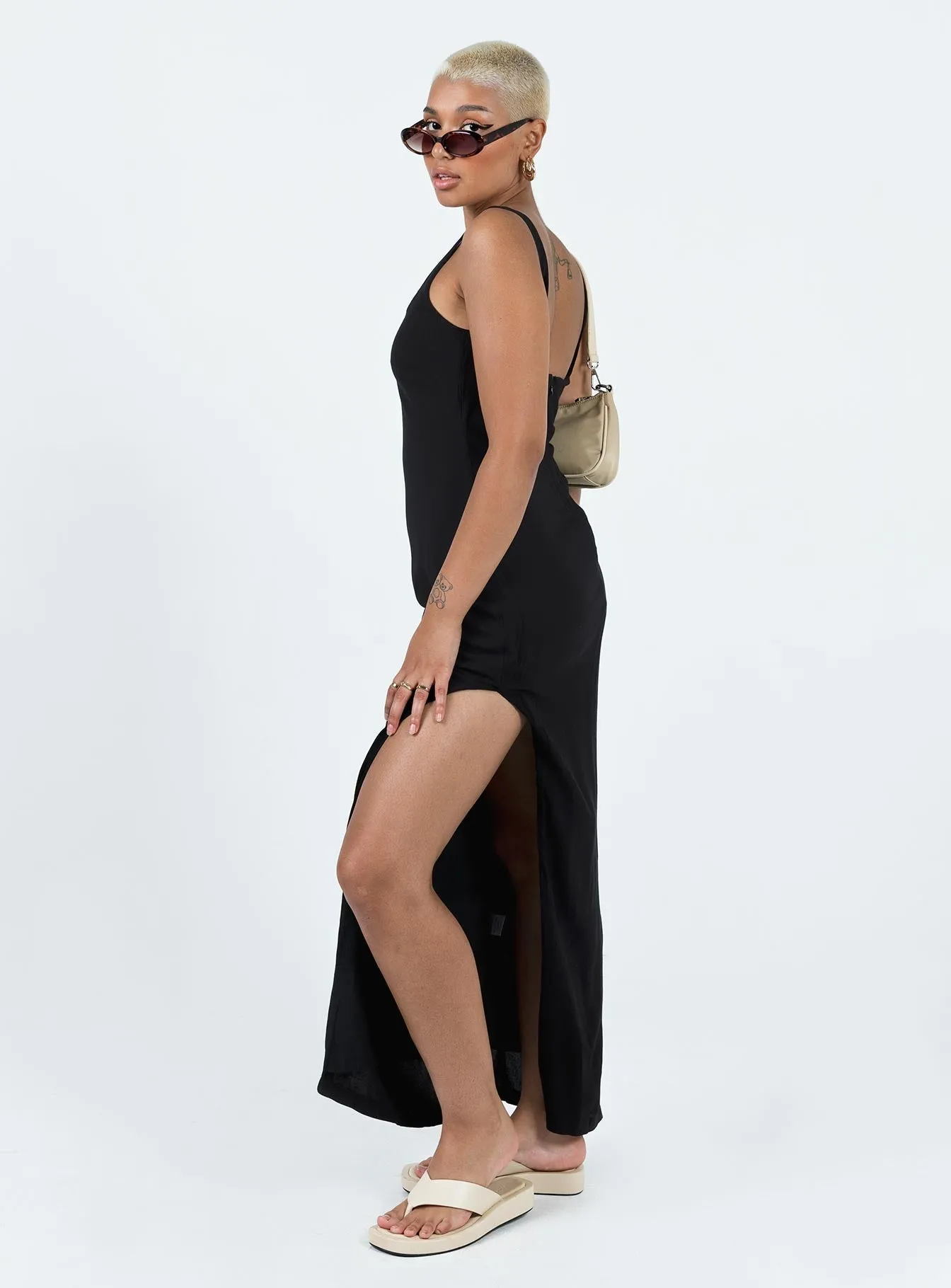 travel mode slim fit Shanaeya 90s Maxi Dress Black