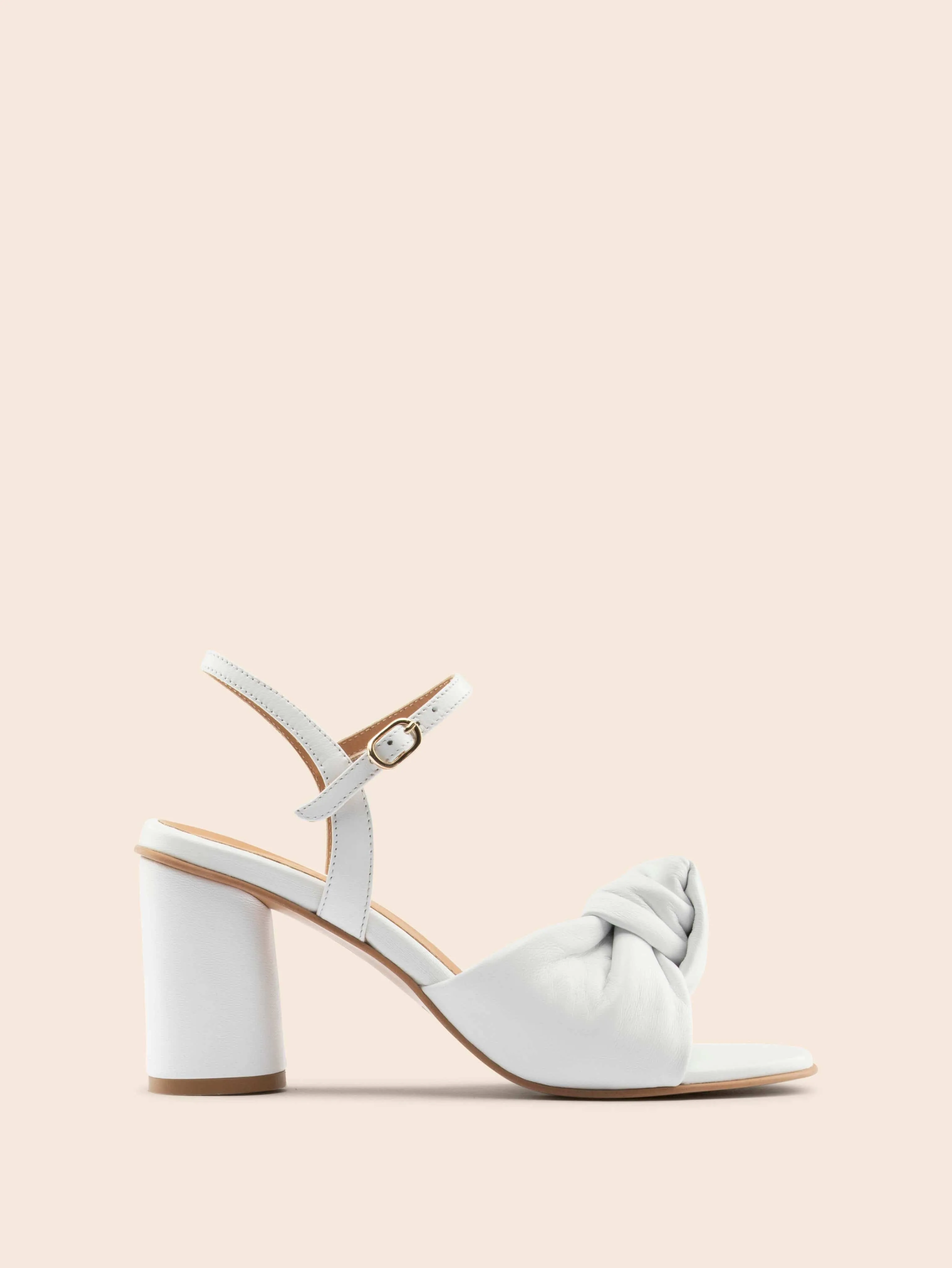 Noto White Heel party mode