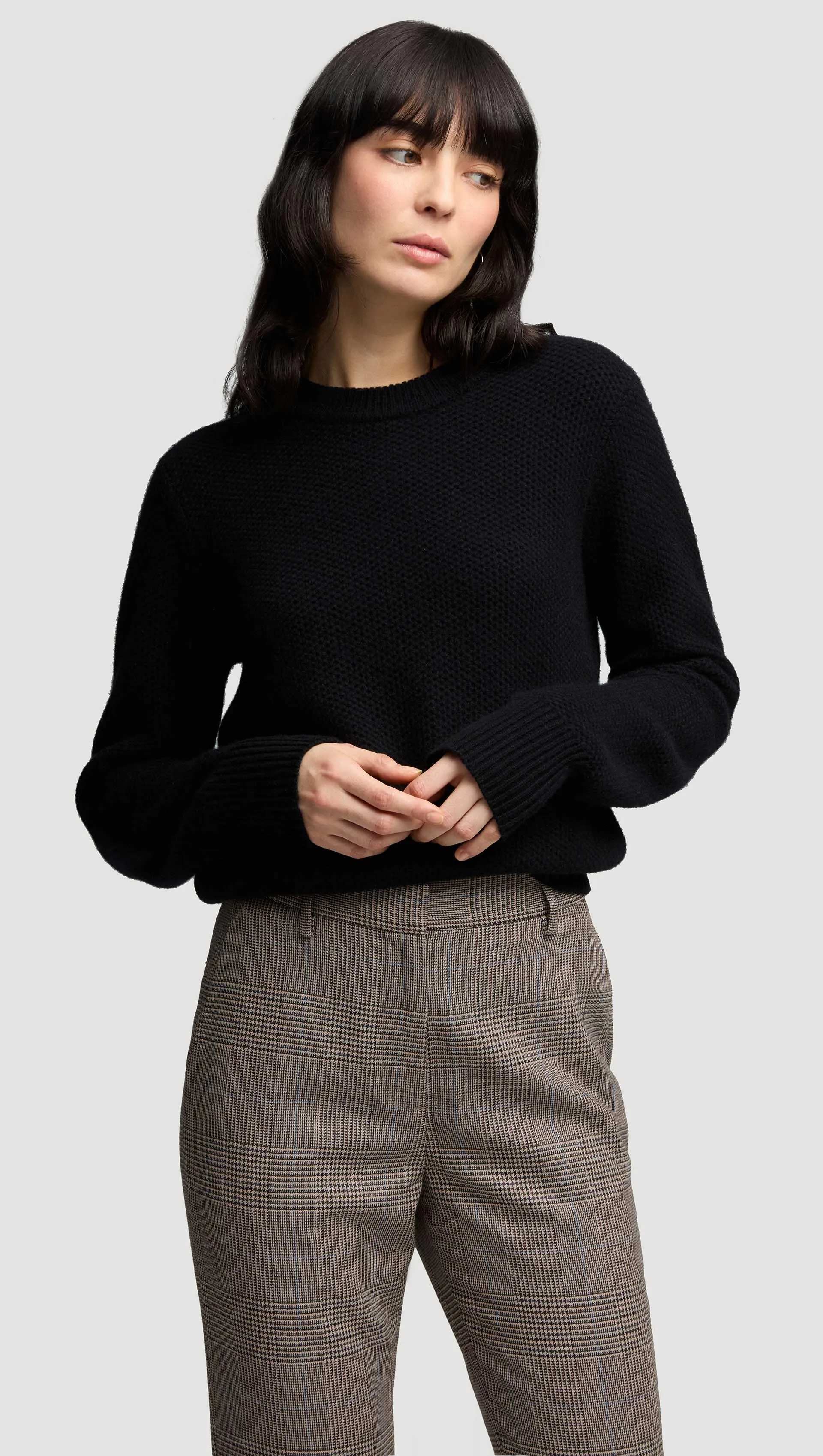 Shrunken Crewneck in Wool Cashmere | Black Versatile Warmth Smart touch
