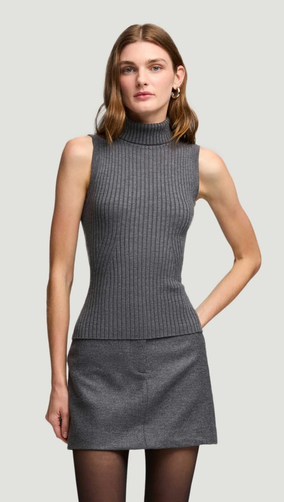 Home Trend Drop Shoulder Cut Sleeveless Turtleneck in Stretch Wool | Grey