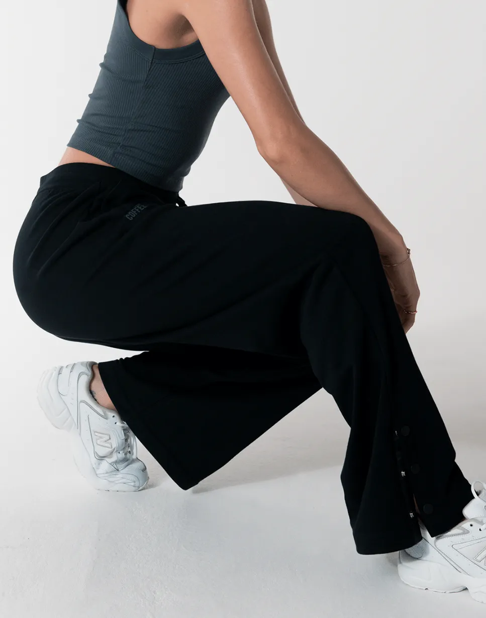 ReinforcedHemline Comfy Material Snap Joggers in Jet Black