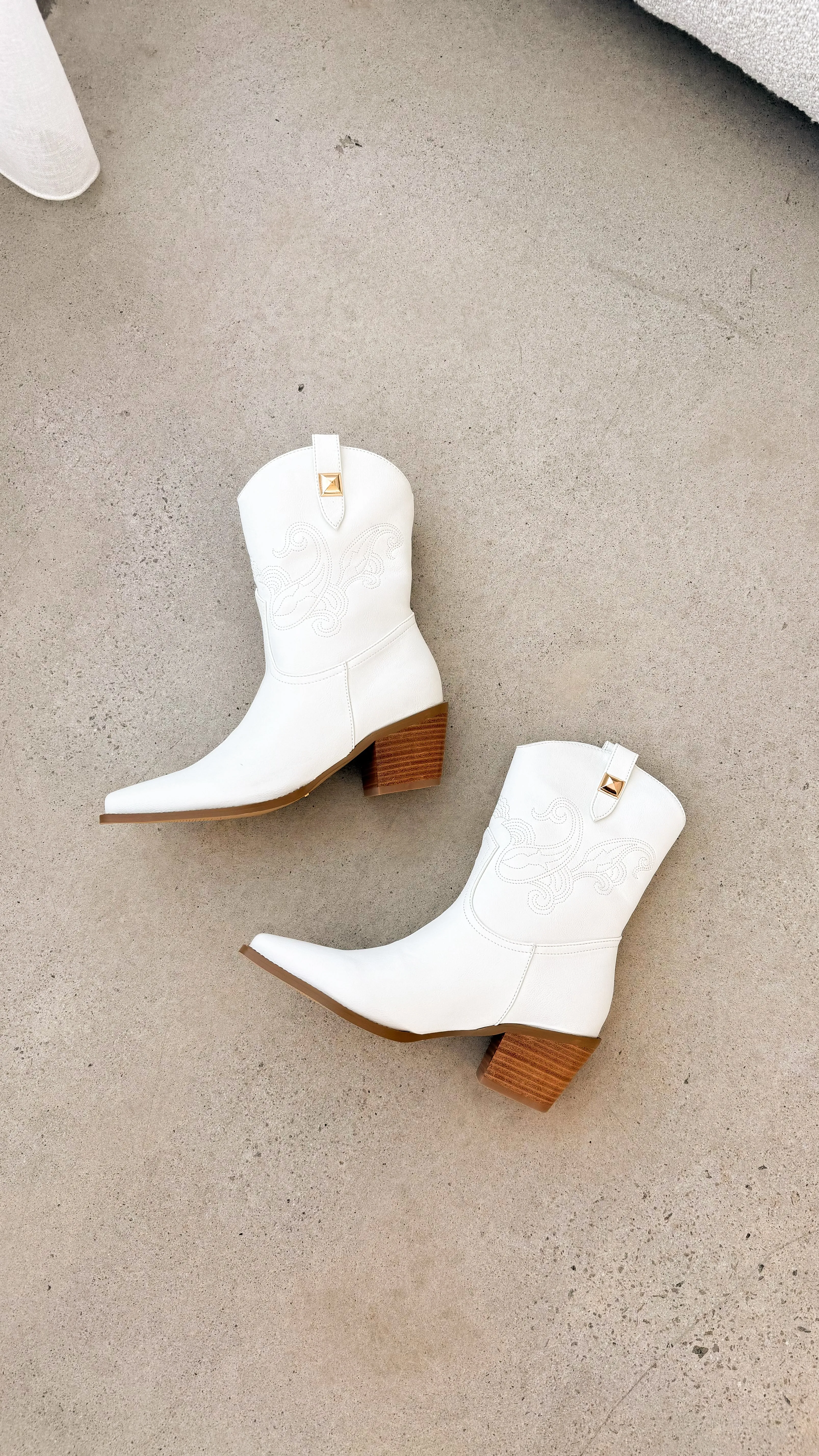 Long Duration Pro Lacing Darla Boots - White