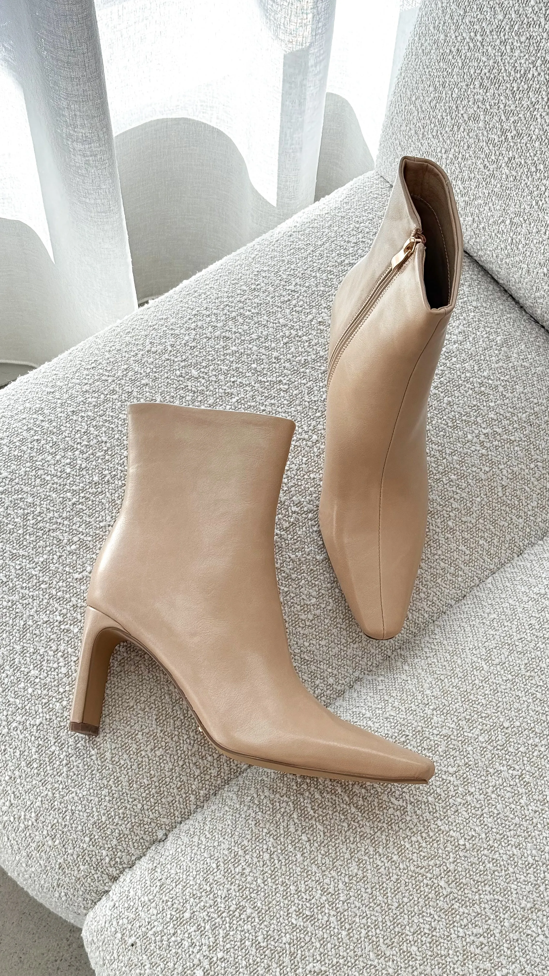 Treasure Boots - Sesame Shimmer Strong Support Jump Control