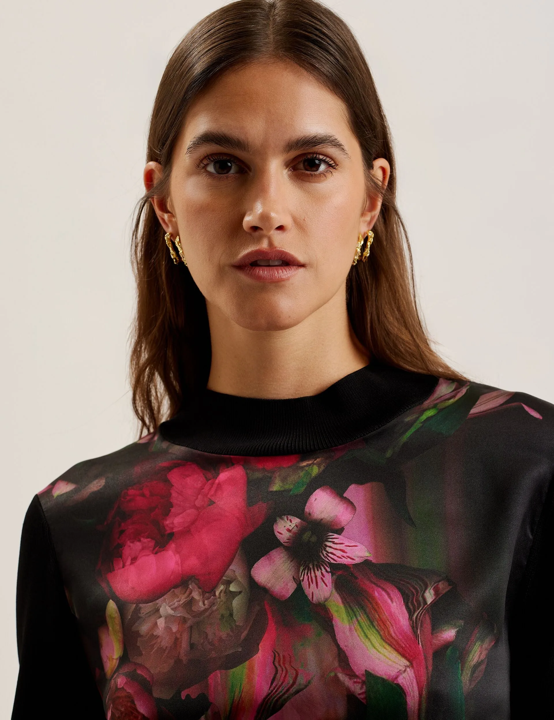 TABITHR | BLACK Gentle Fabric