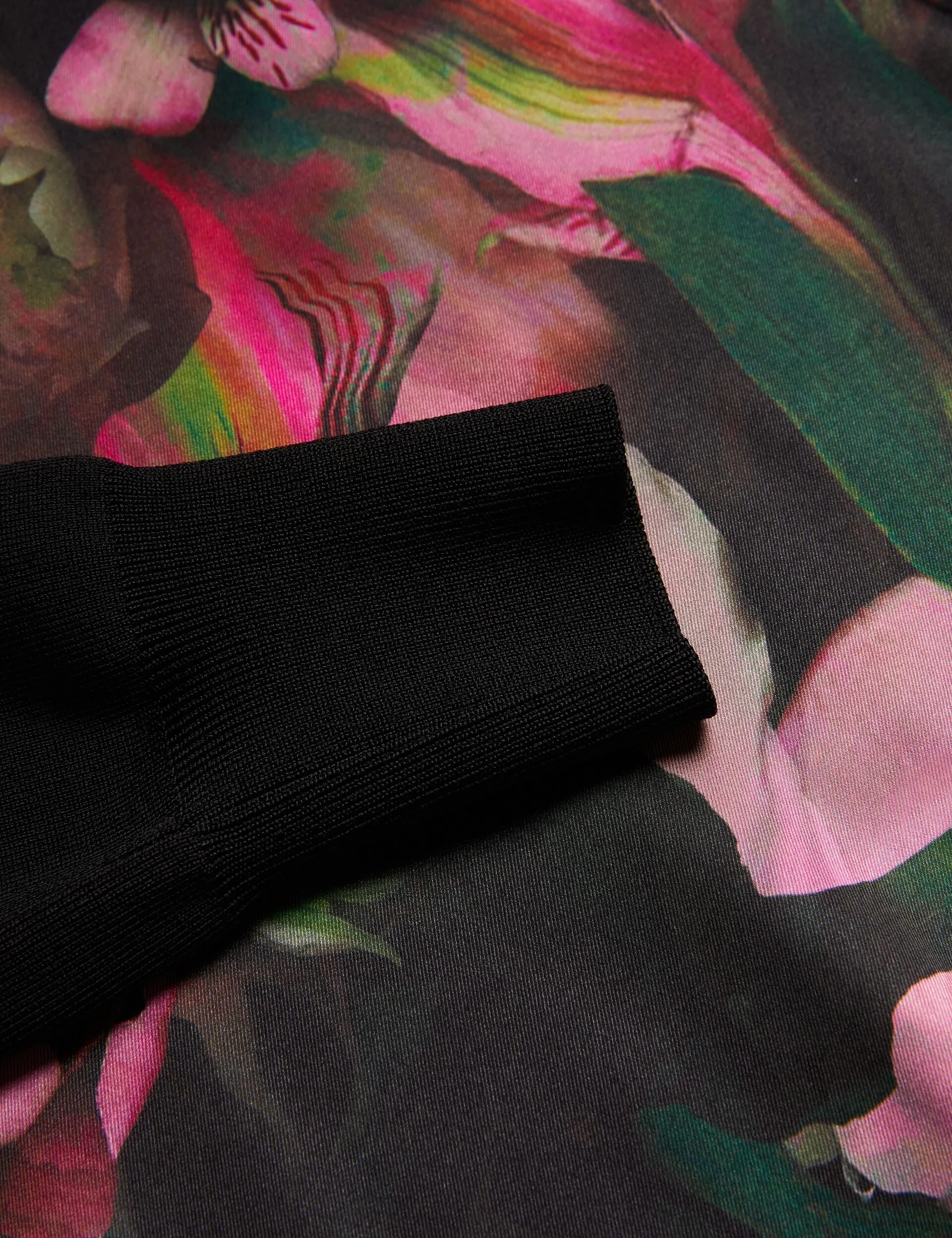 Anytime Fit Contrast Stitch TABITHR | BLACK