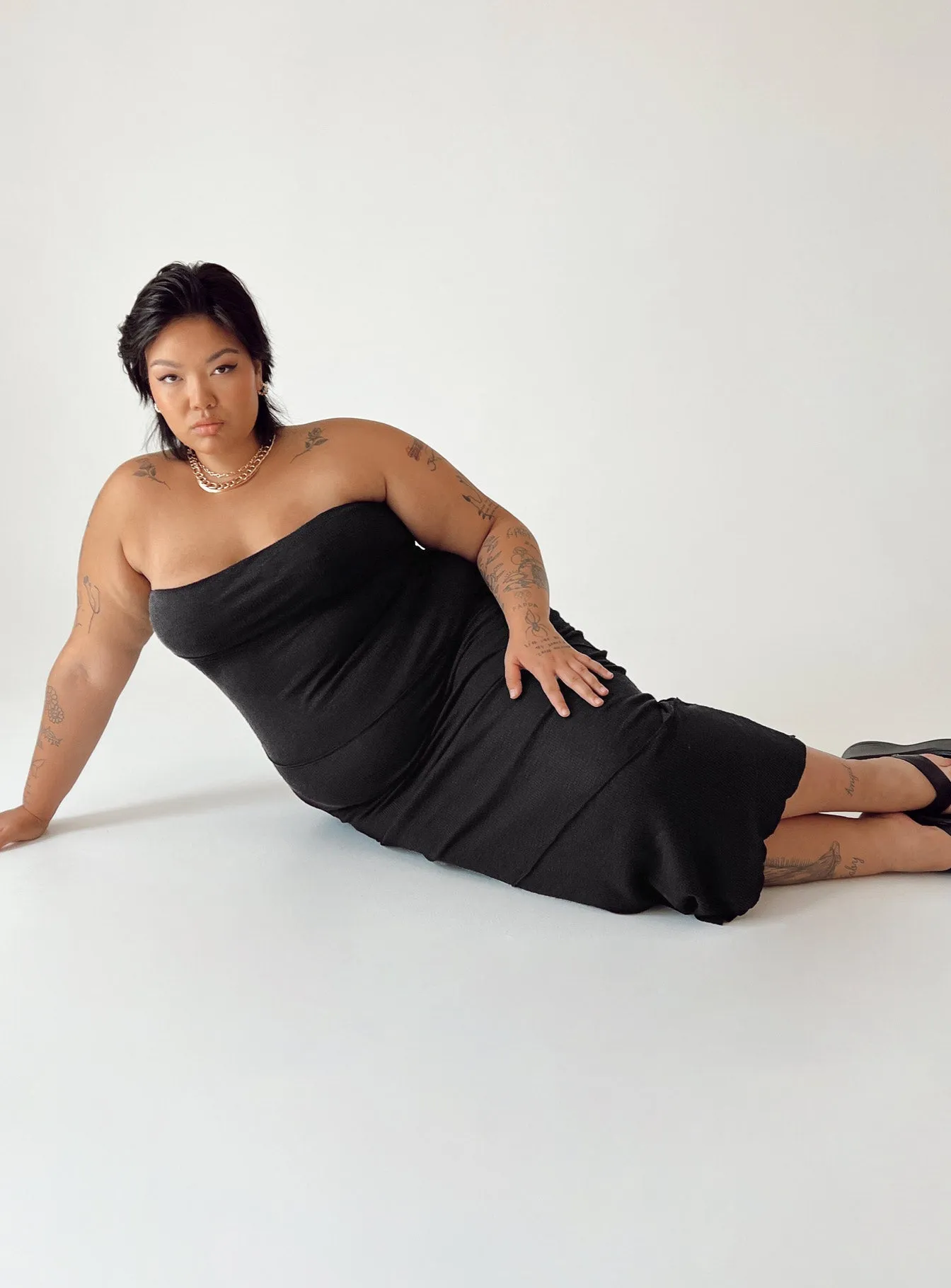 Natural Feel Calm Drape Oscar Midi Dress Black Curve