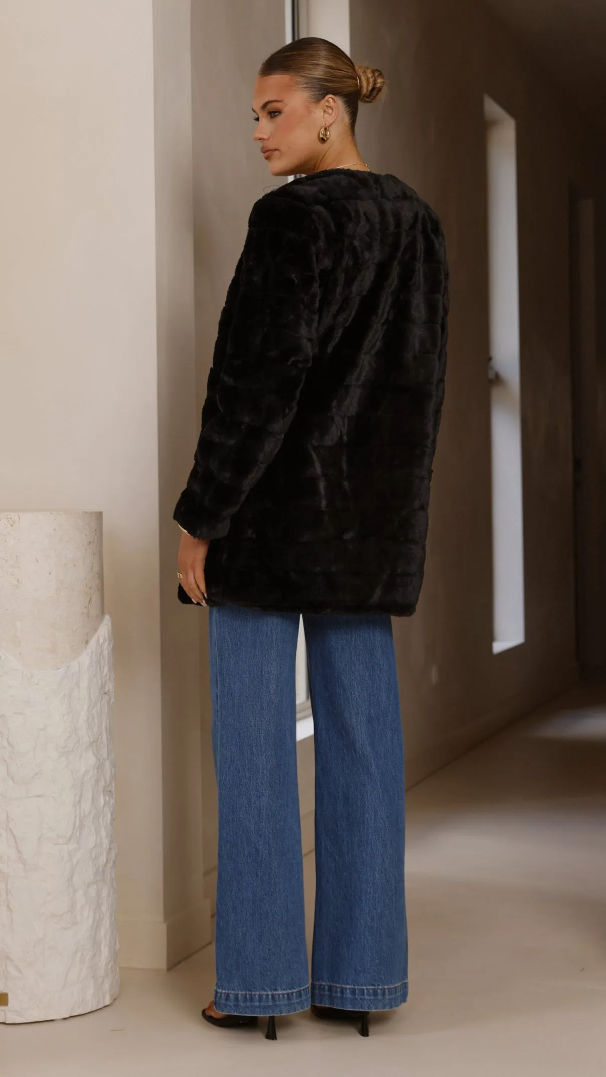 Tully Longline Jacket - Black Full Zip Closure Shrink resistant